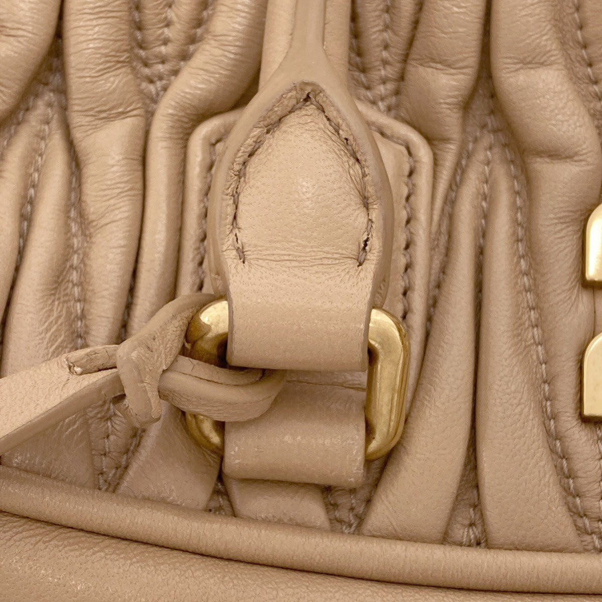 Miu Miu Brown Leather Handbag (Pre-Owned)