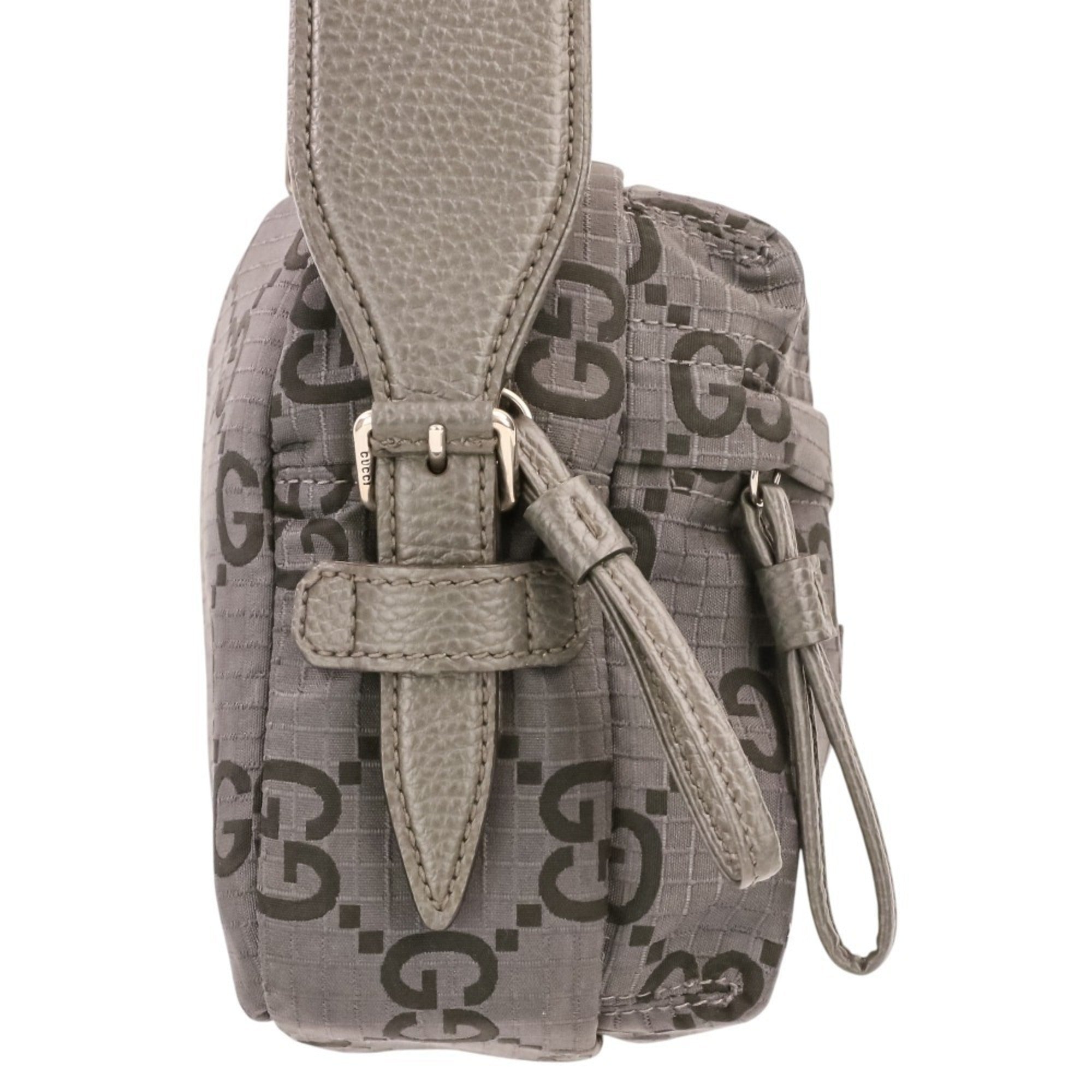 Gucci Gray Polyester Shoulder Bag (Pre-Owned)