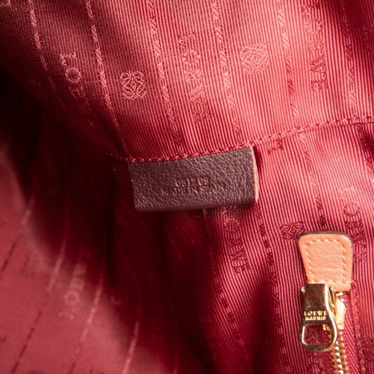 Loewe Red Color Leather Shoulder Bag Tote Bag (Pre-Owned)