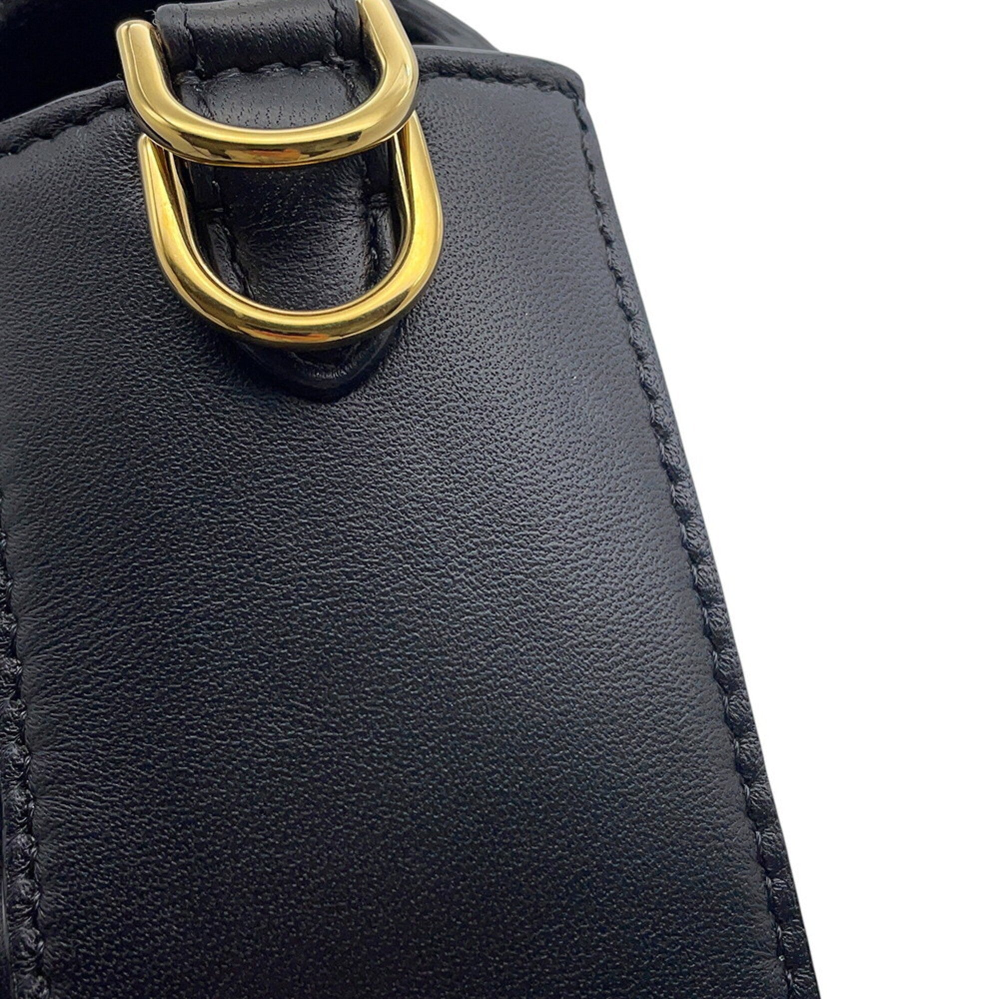 Fendi Baguette Black Leather Handbag Shoulder Bag (Pre-Owned)