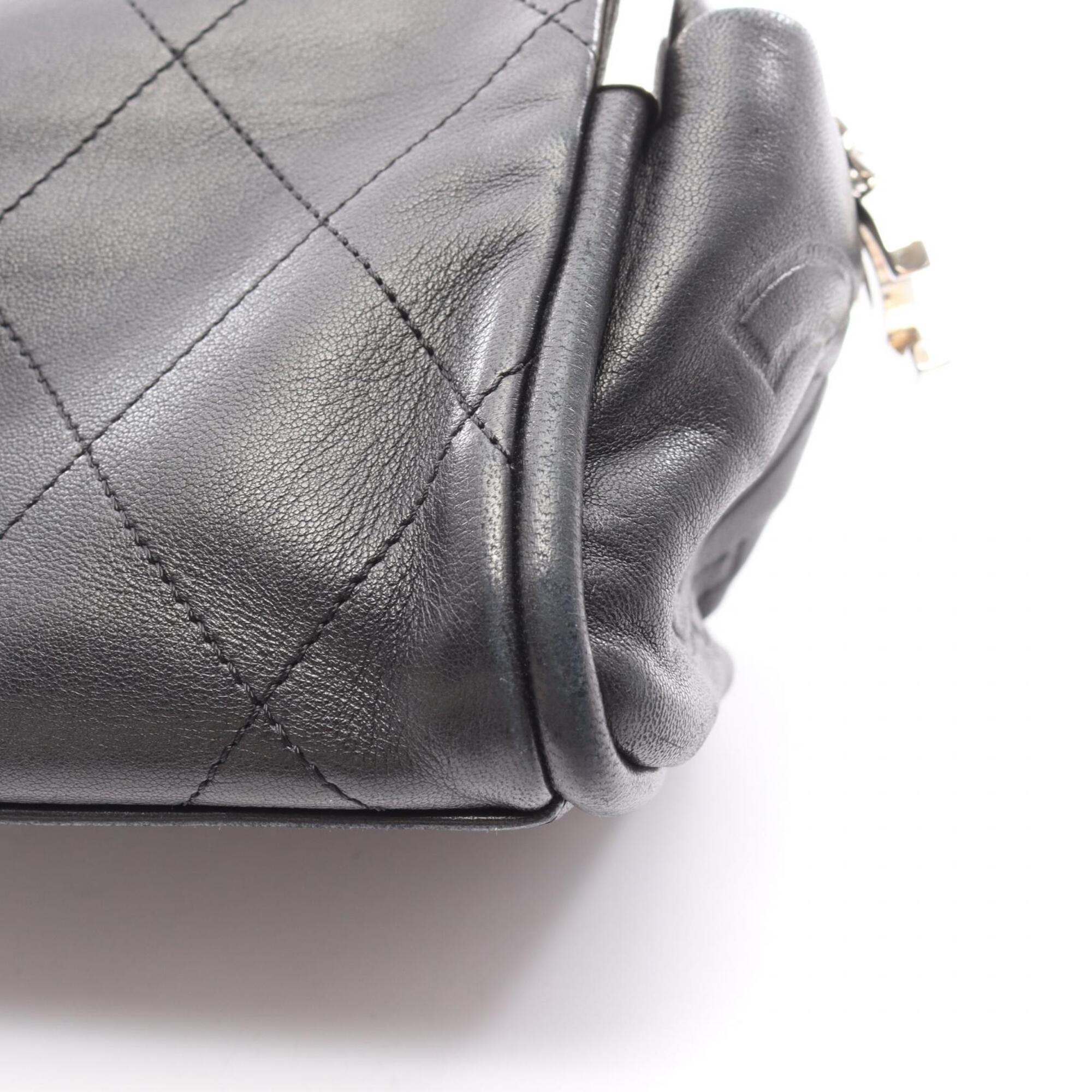 Chanel Black Leather Handbag (Pre-Owned)