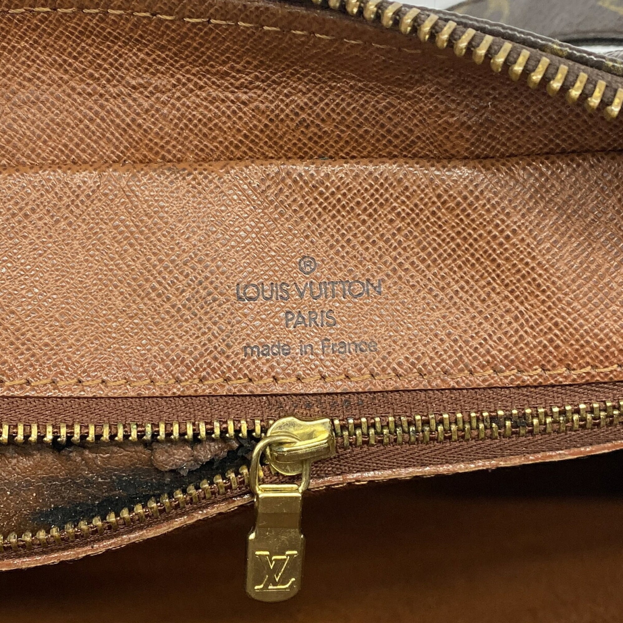 Louis Vuitton Brown Shoulder Bag (Pre-Owned)