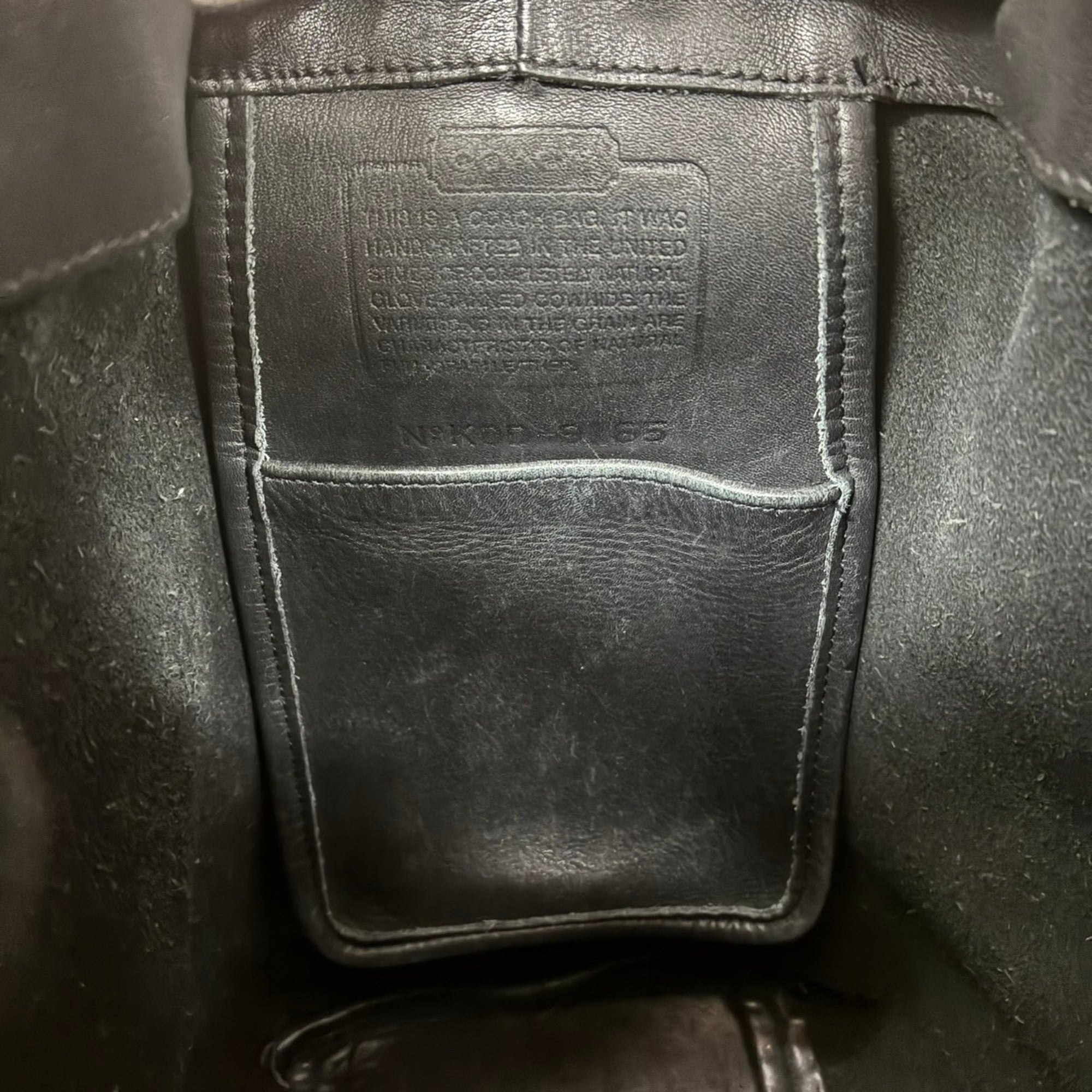 Coach Black Leather Shoulder Bag (Pre-Owned)