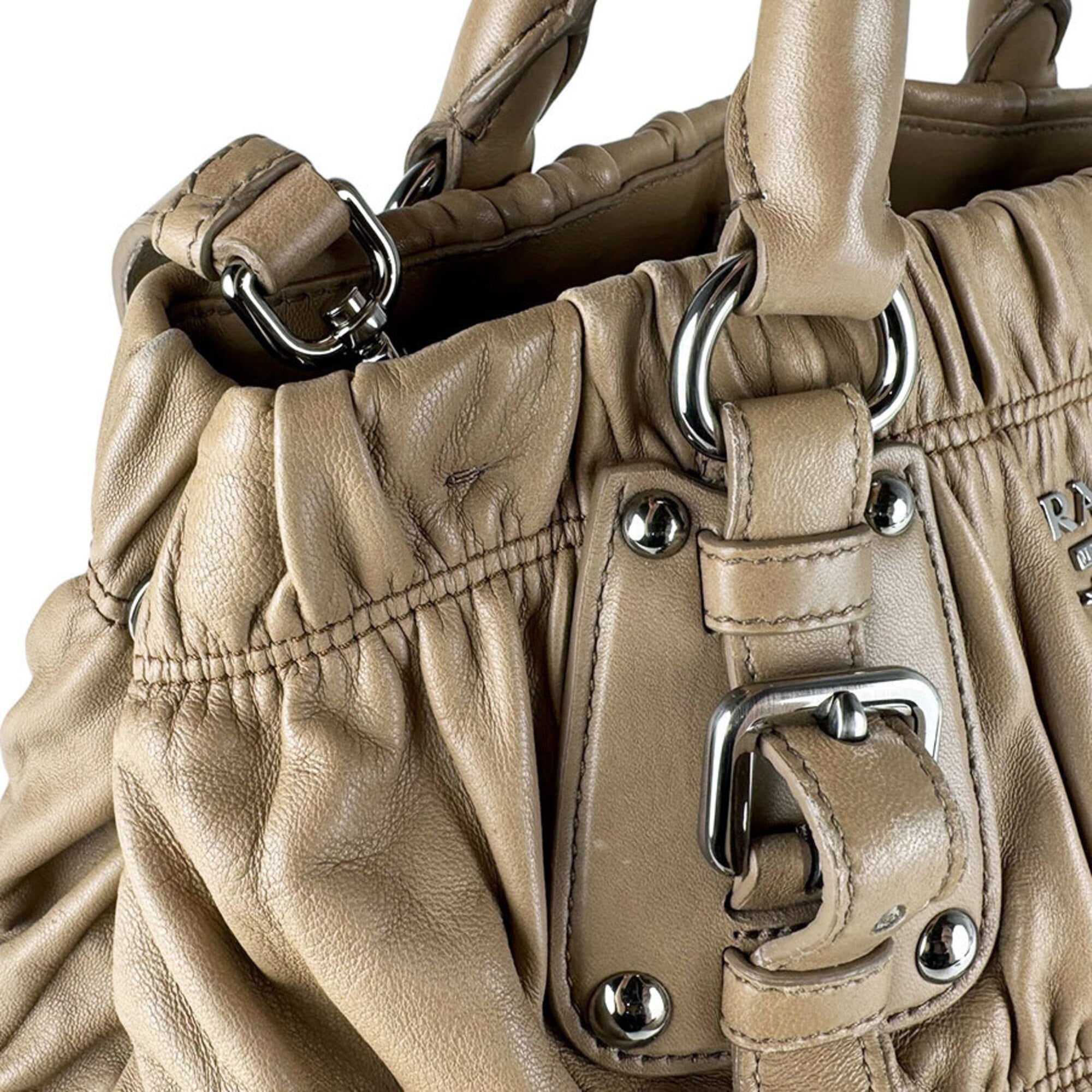 Prada Beige Leather Handbag Shoulder Bag (Pre-Owned)