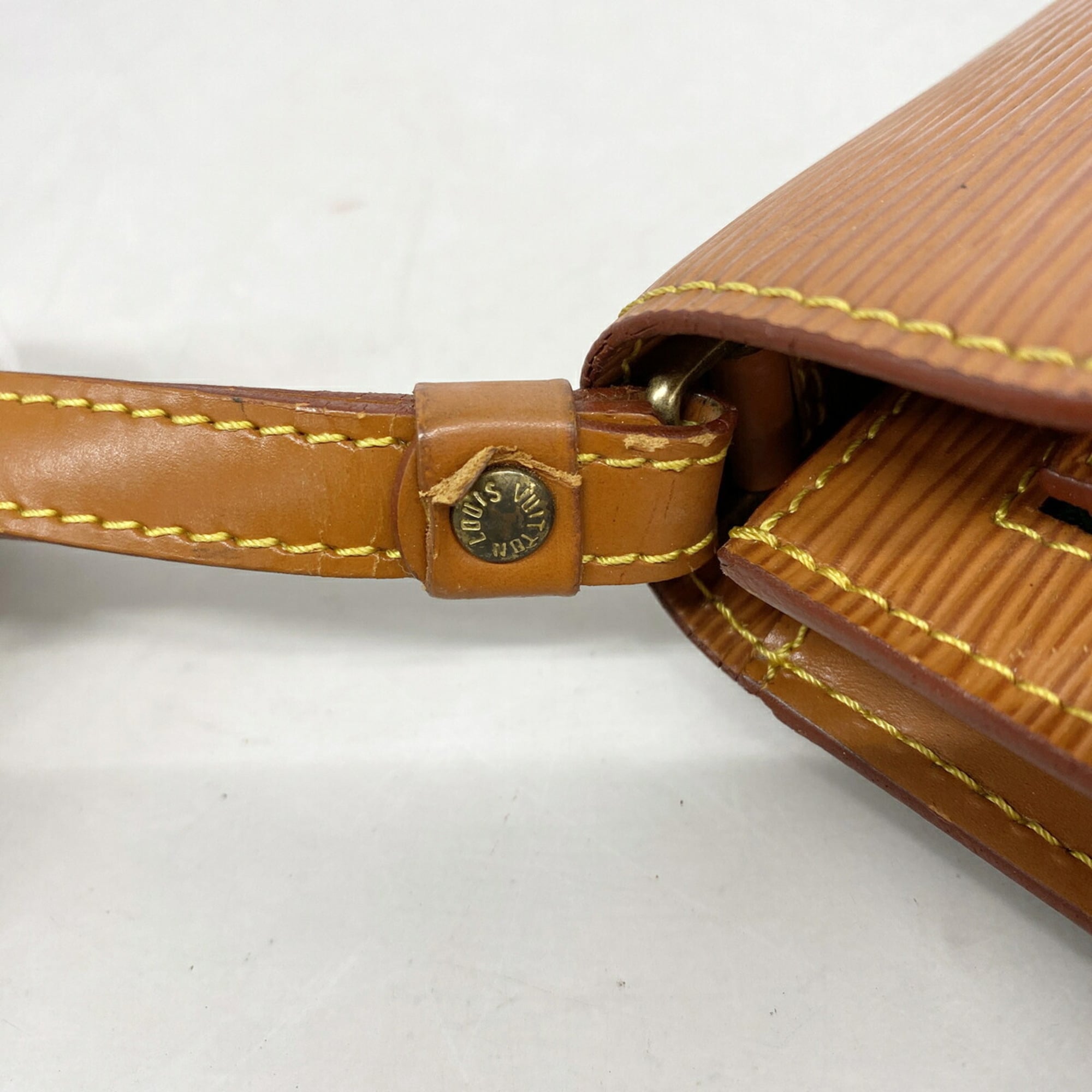 Louis Vuitton Gold Cipango Clutch Bag (Pre-Owned)