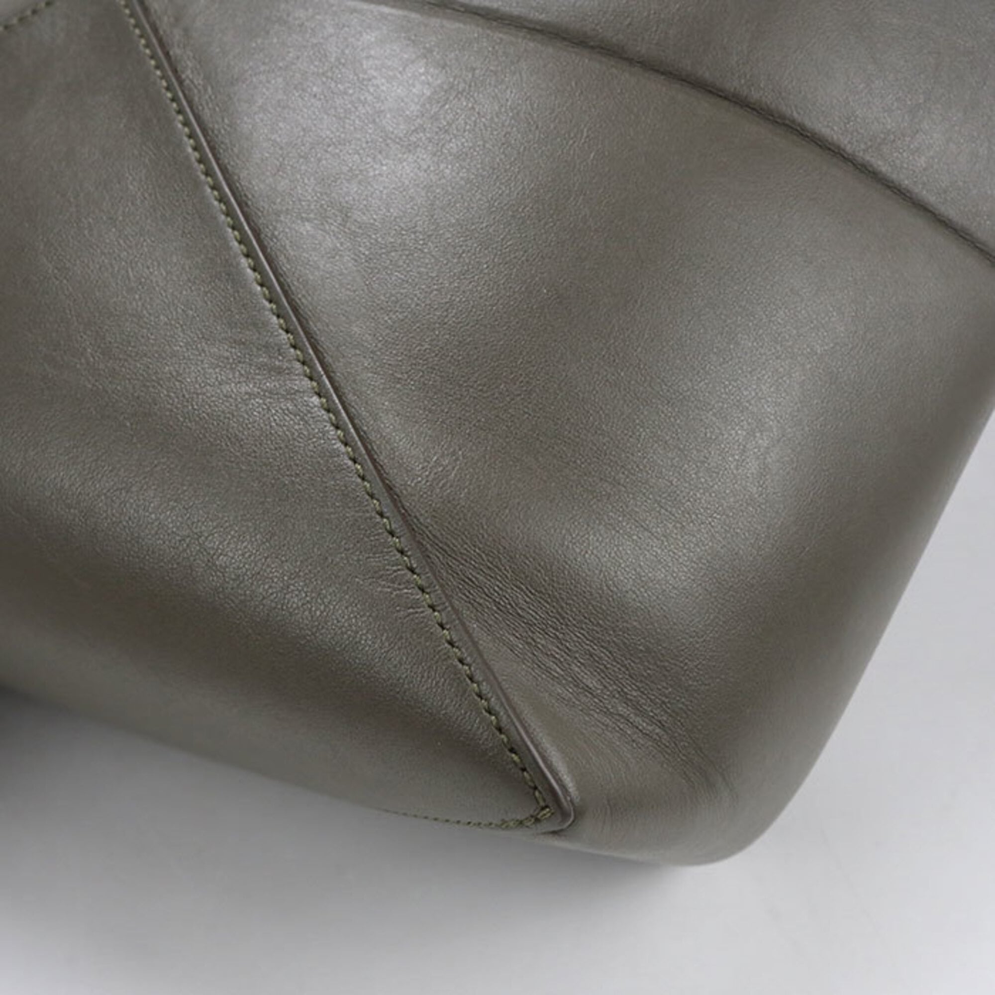 Loewe Gray Leather Tote Bag (Pre-Owned)