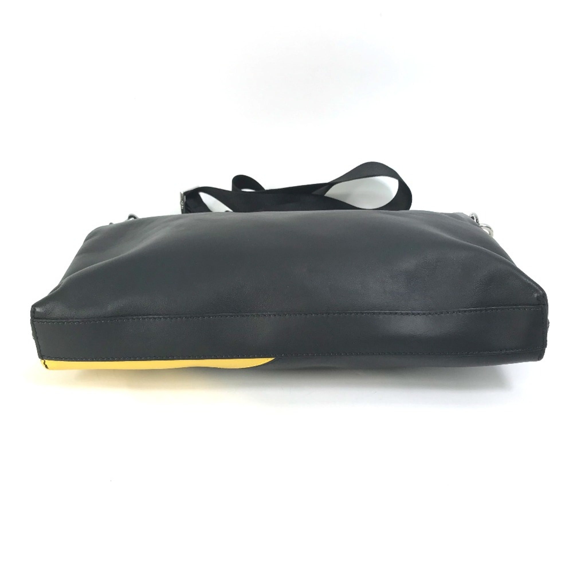 Fendi Black Leather Shoulder Bag (Pre-Owned)