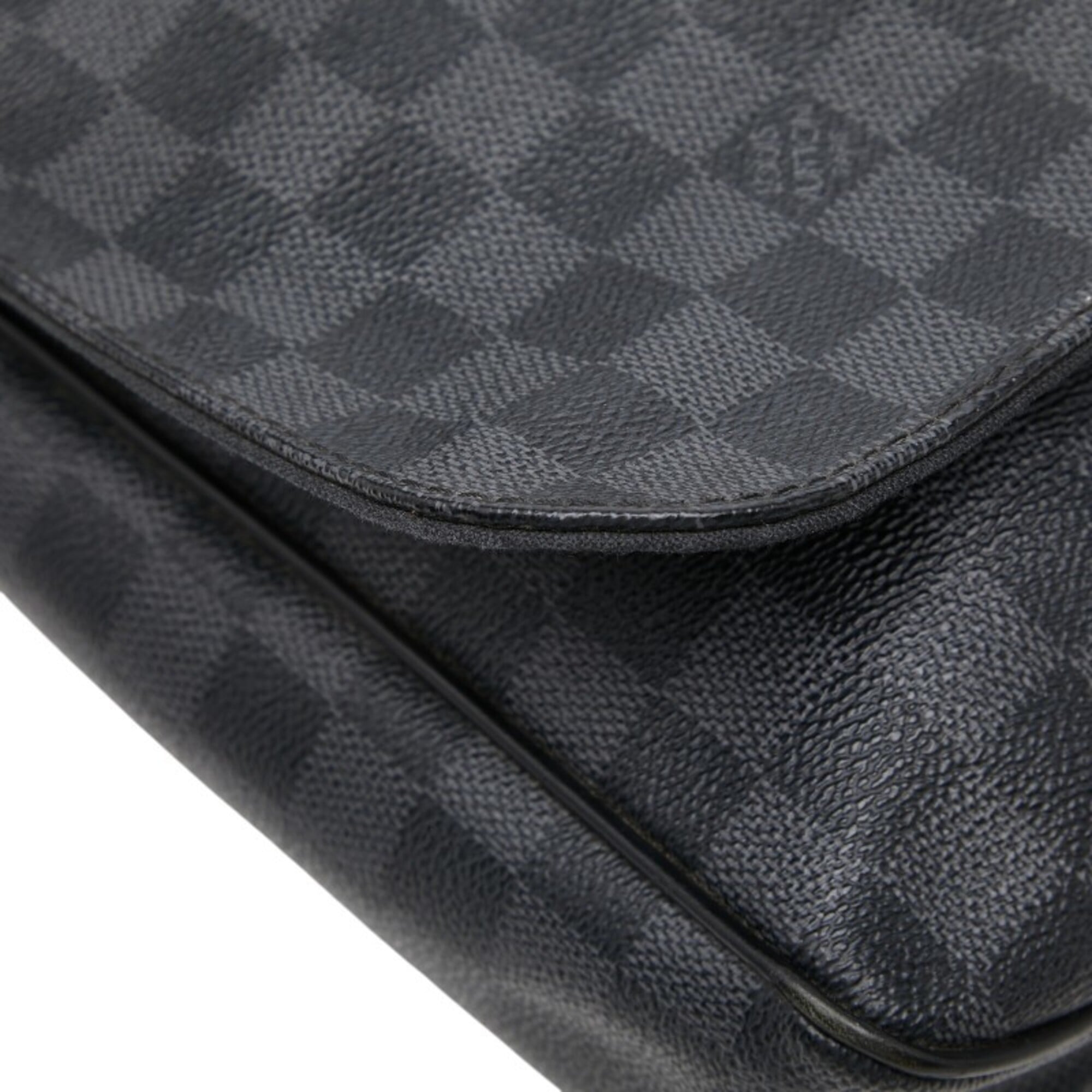 Louis Vuitton Black Pvc Leather Messenger Bag Shoulder Bag (Pre-Owned)