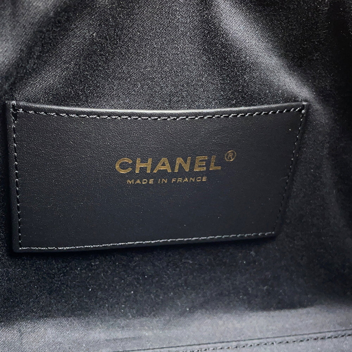Chanel Black Grained Calfskin Handbag Shoulder Bag (Pre-Owned)