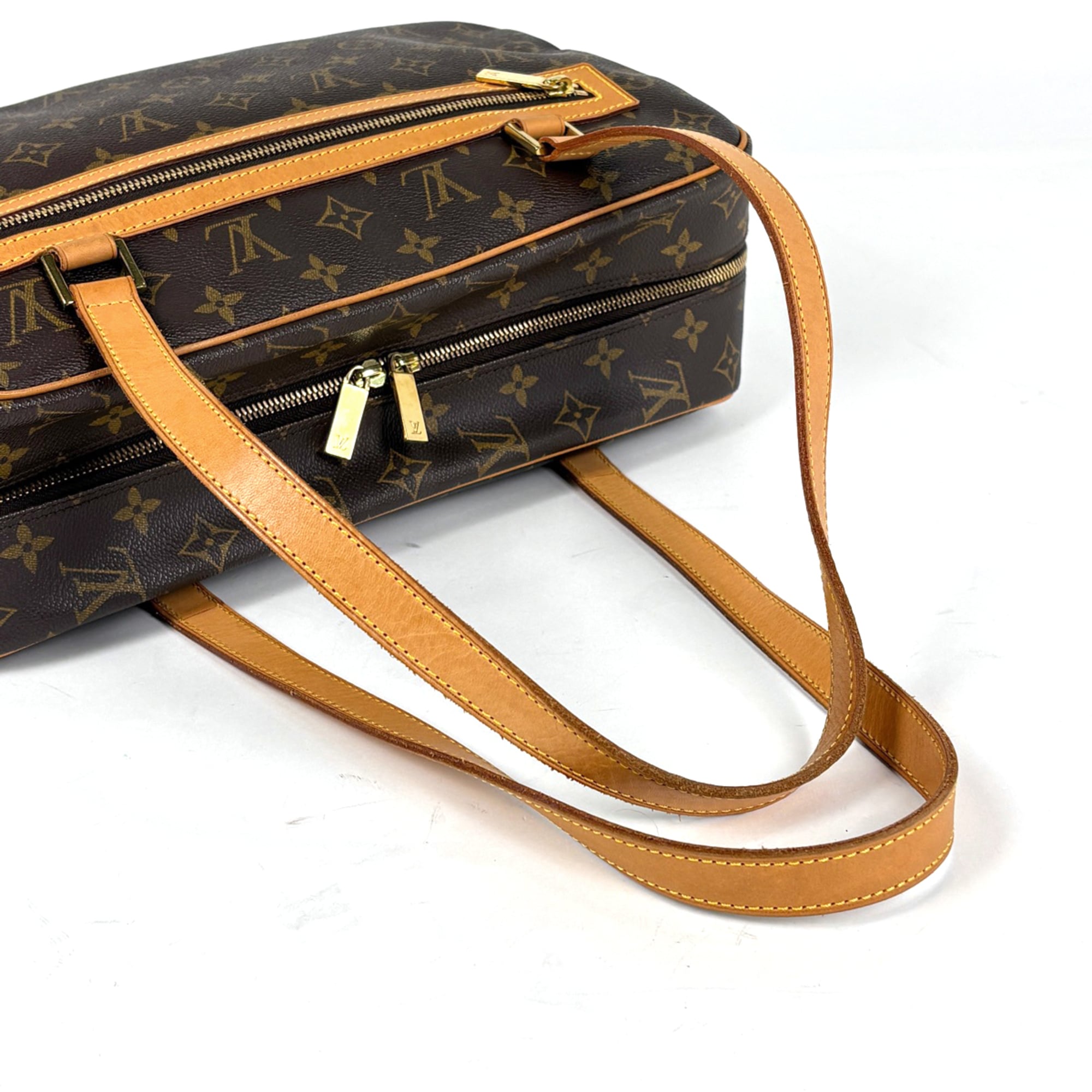 Louis Vuitton Brown Monogram Shoulder Bag (Pre-Owned)