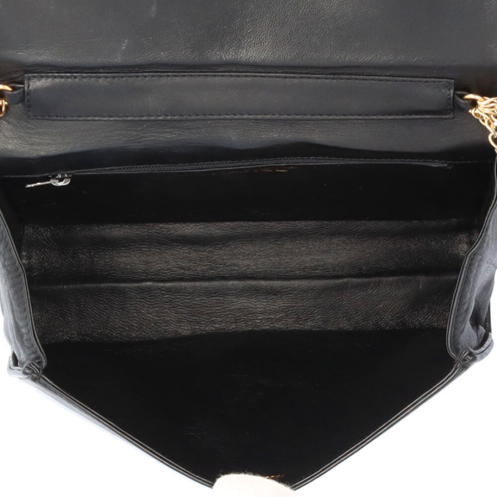 Chanel Black Leather Shoulder Bag (Pre-Owned)