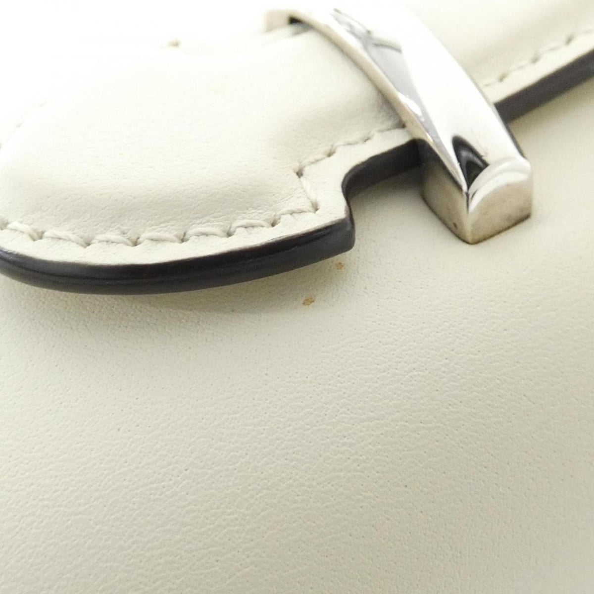 Gucci White Leather Handbag (Pre-Owned)