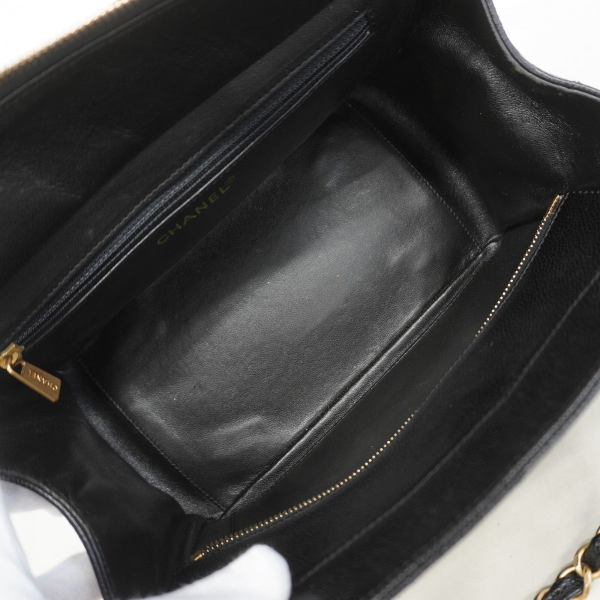 Chanel Black Grained Calfskin Tote Bag (Pre-Owned)