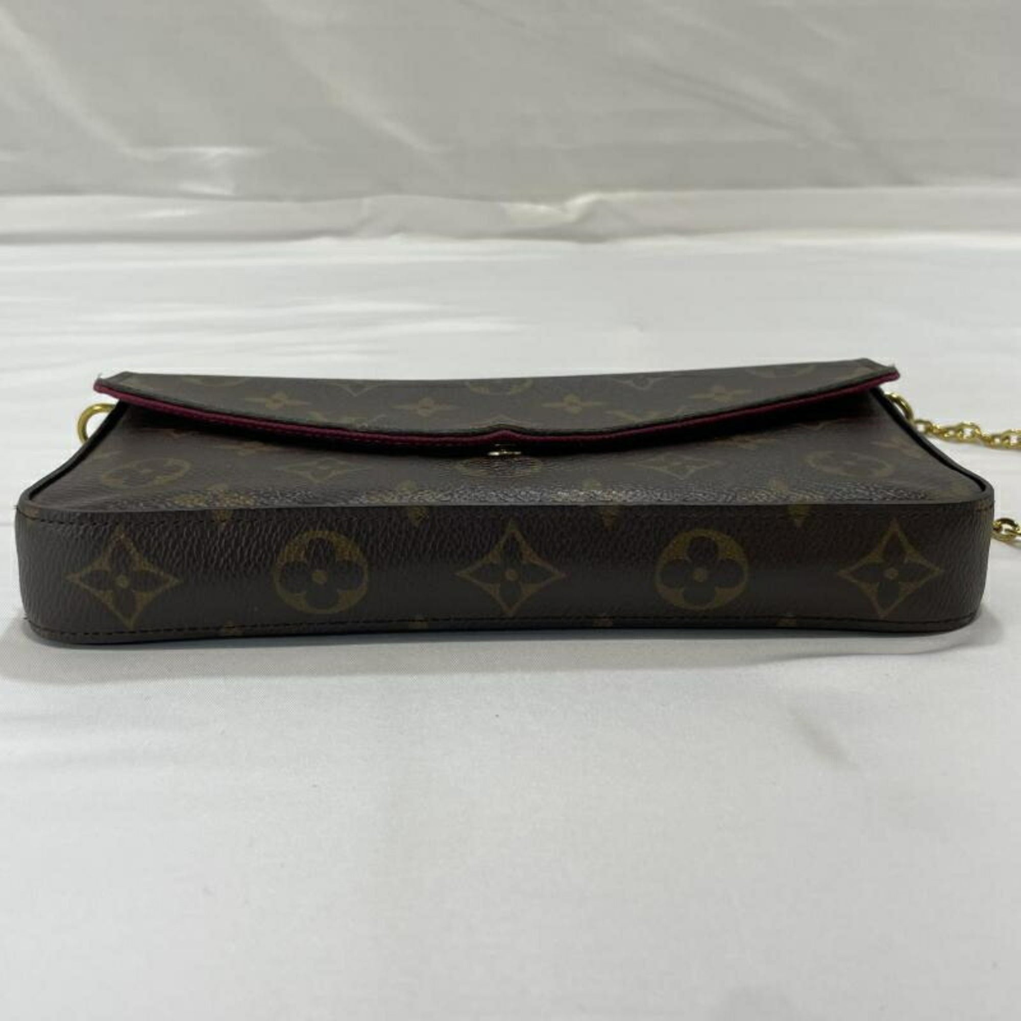 Louis Vuitton Brown Shoulder Bag (Pre-Owned)