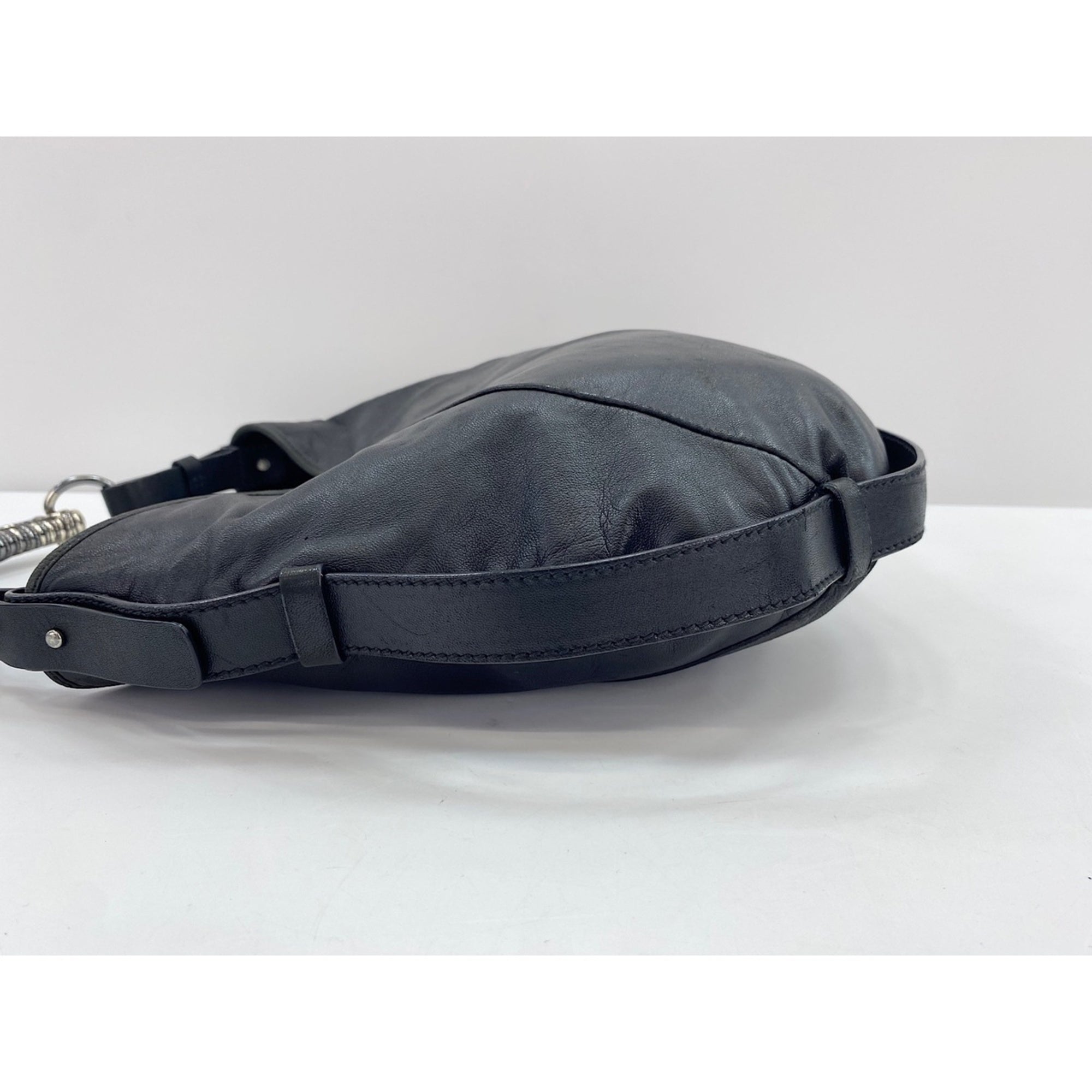 Yves Saint Laurent Black Shoulder Bag (Pre-Owned)