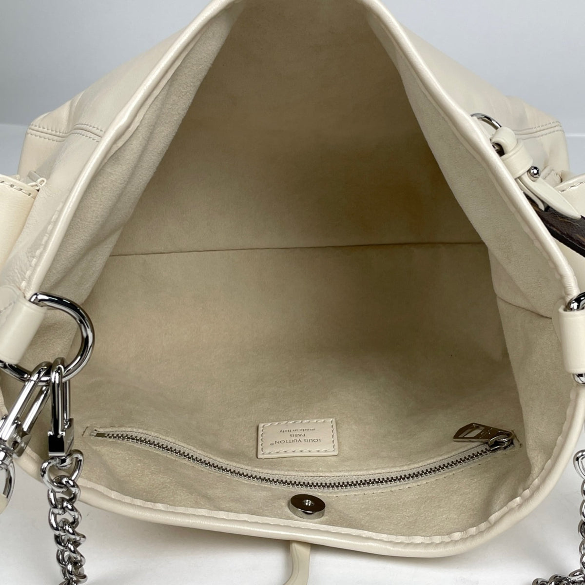 Louis Vuitton Leather Shoulder Bag (Pre-Owned)