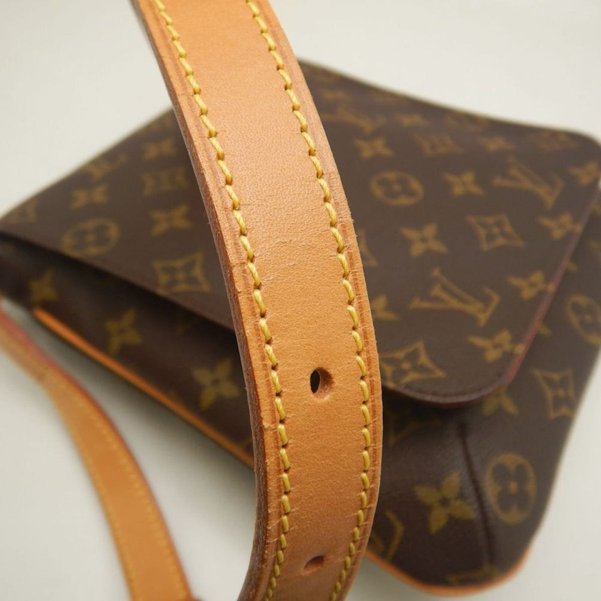Louis Vuitton Monogram Brown Monogram Shoulder Bag (Pre-Owned)