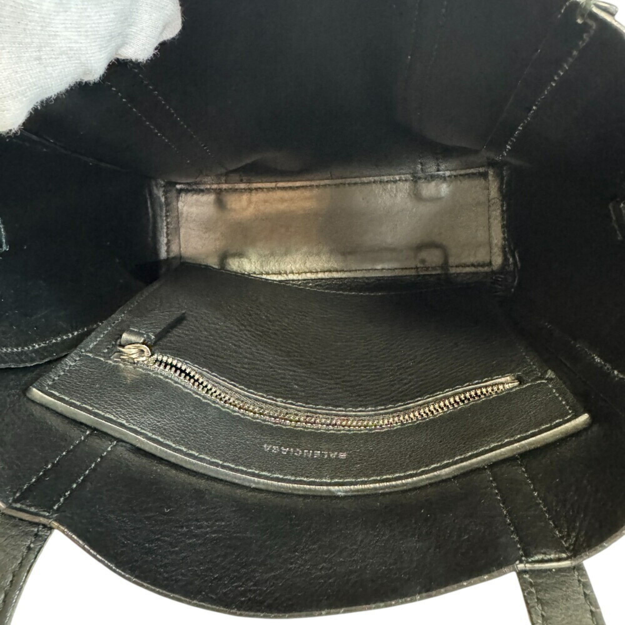 Balenciaga Black Leather Handbag (Pre-Owned)