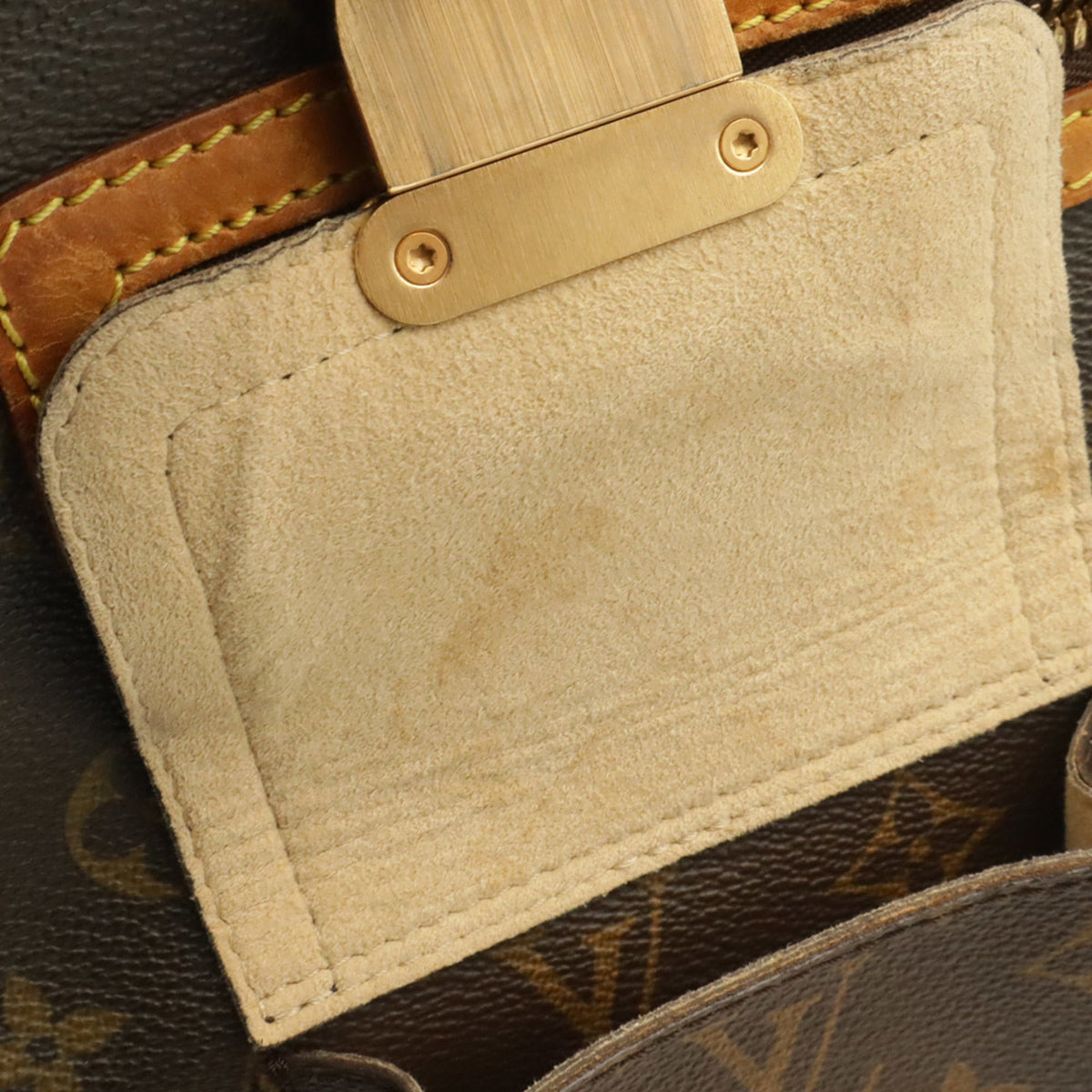 Louis Vuitton Brown Vinyl Shoulder Bag (Pre-Owned)