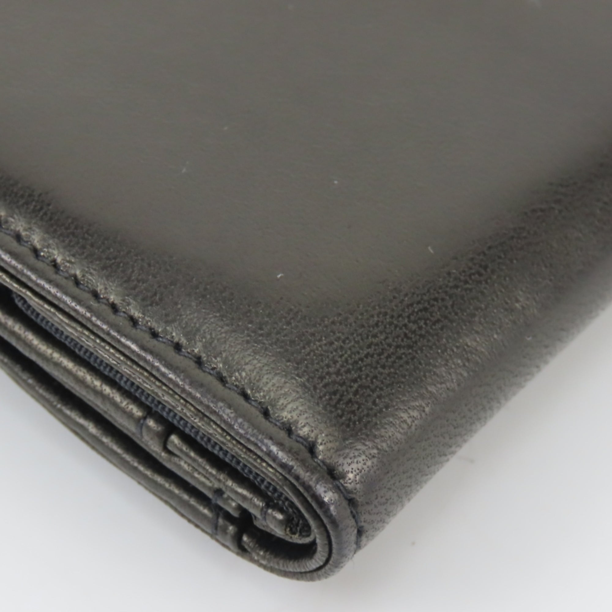 Chanel Black Leather Wallet (Bi-Fold) (Pre-Owned)
