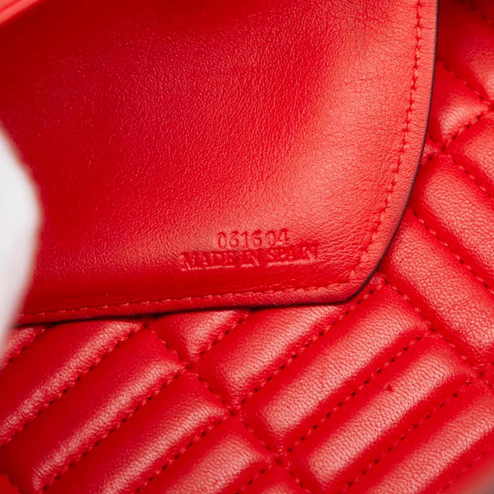 Loewe Red Color Leather Shoulder Bag (Pre-Owned)