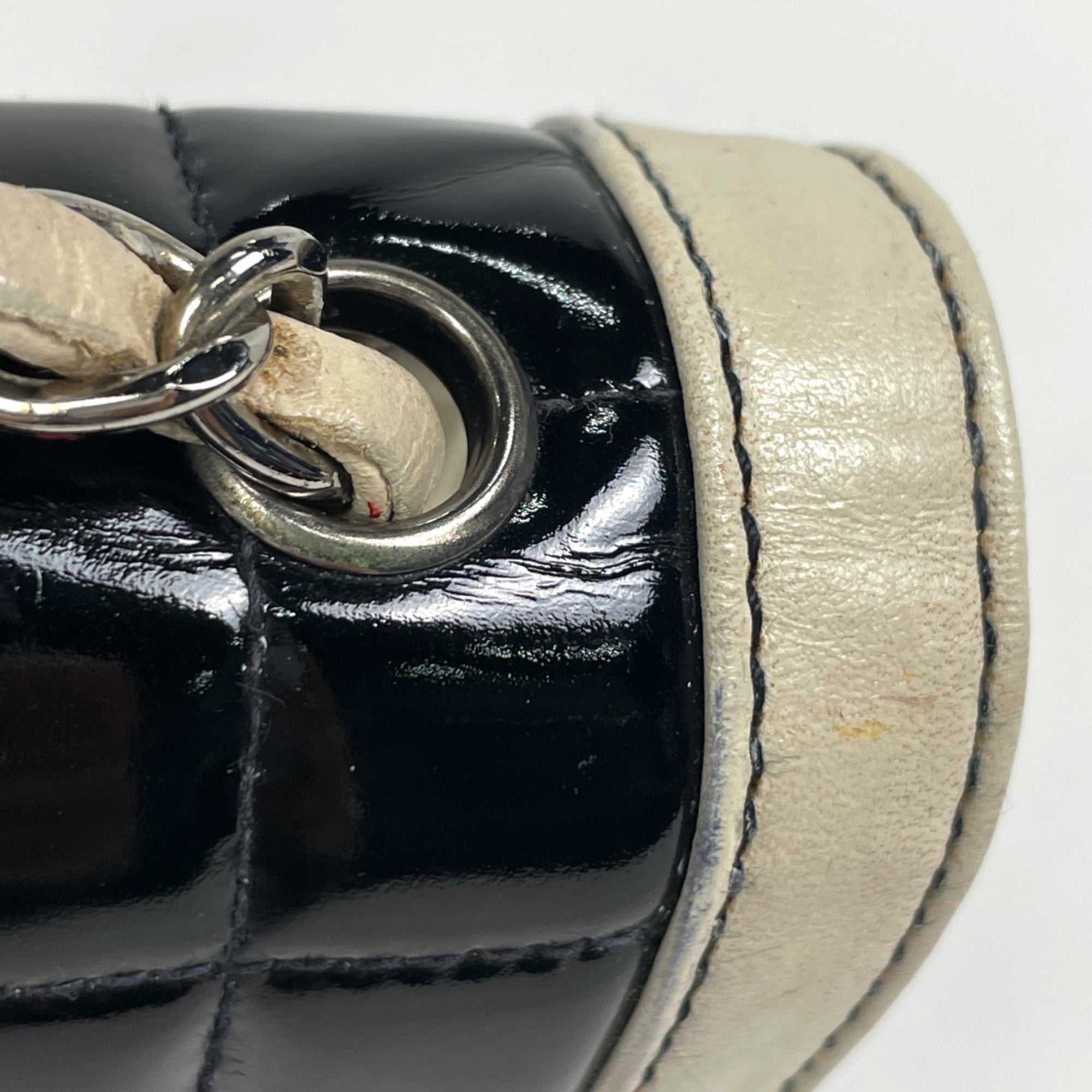 Chanel Chocolate Bar Black Ivory Patent Leather Shoulder Bag (Pre-Owned)