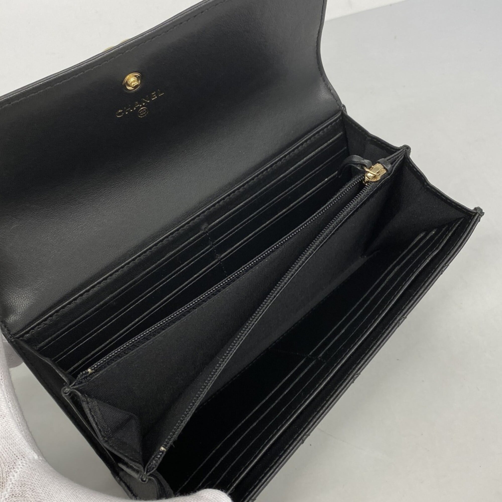 Chanel Black Leather Long Wallet (Bi-Fold) (Pre-Owned)