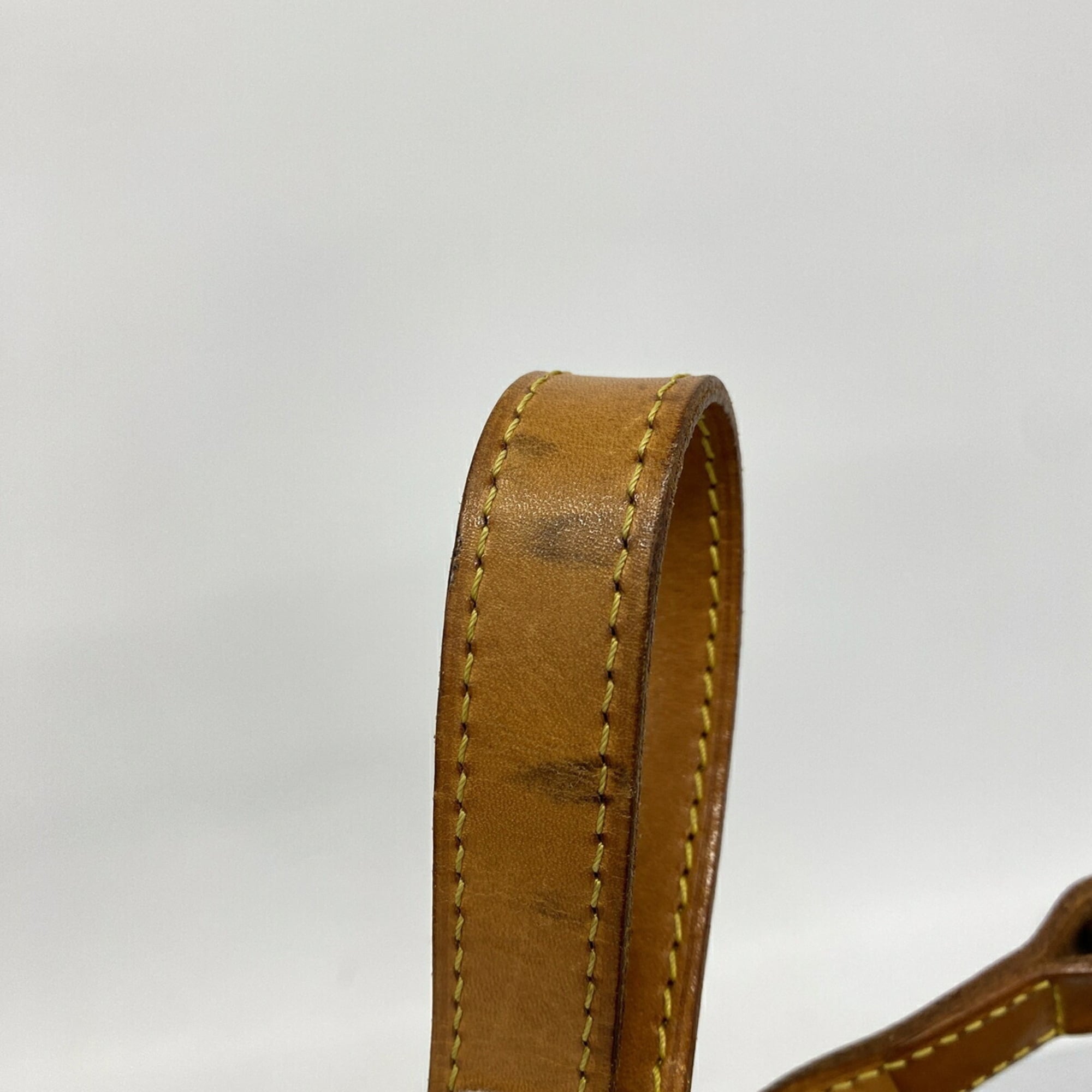 Louis Vuitton Brown Shoulder Bag (Pre-Owned)