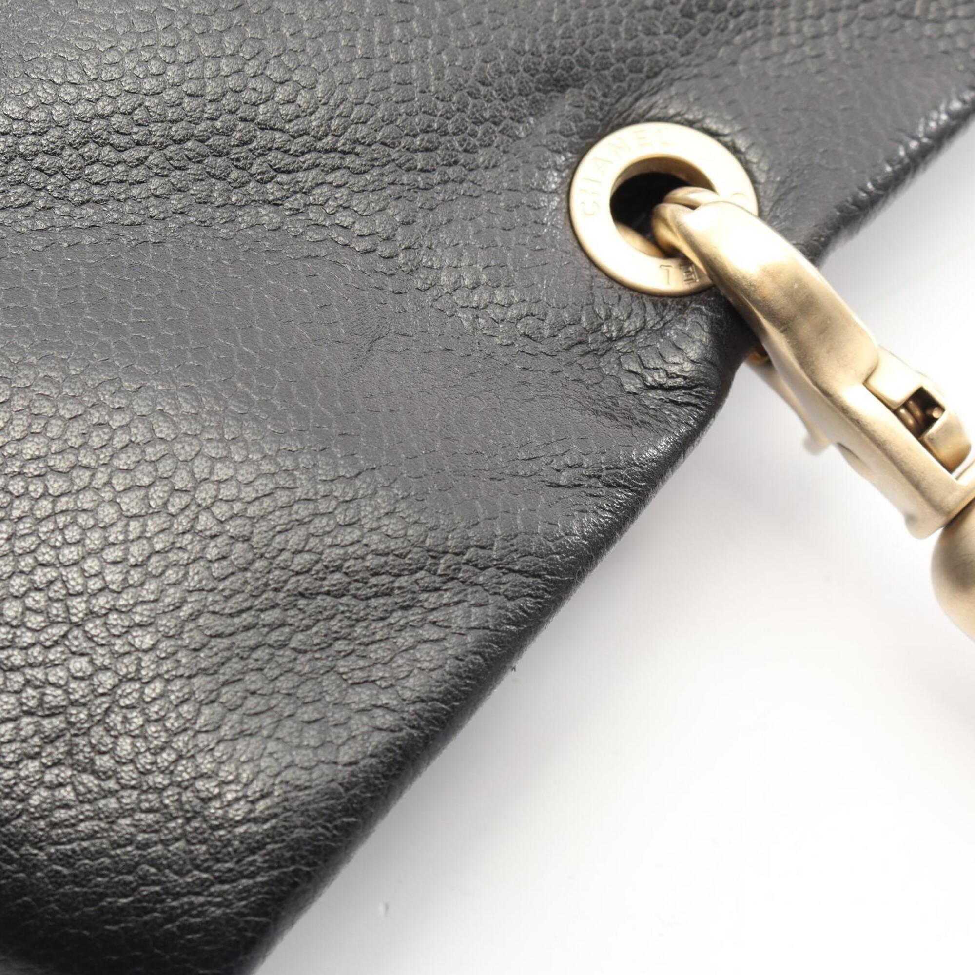 Chanel Black Grained Calfskin Handbag (Pre-Owned)
