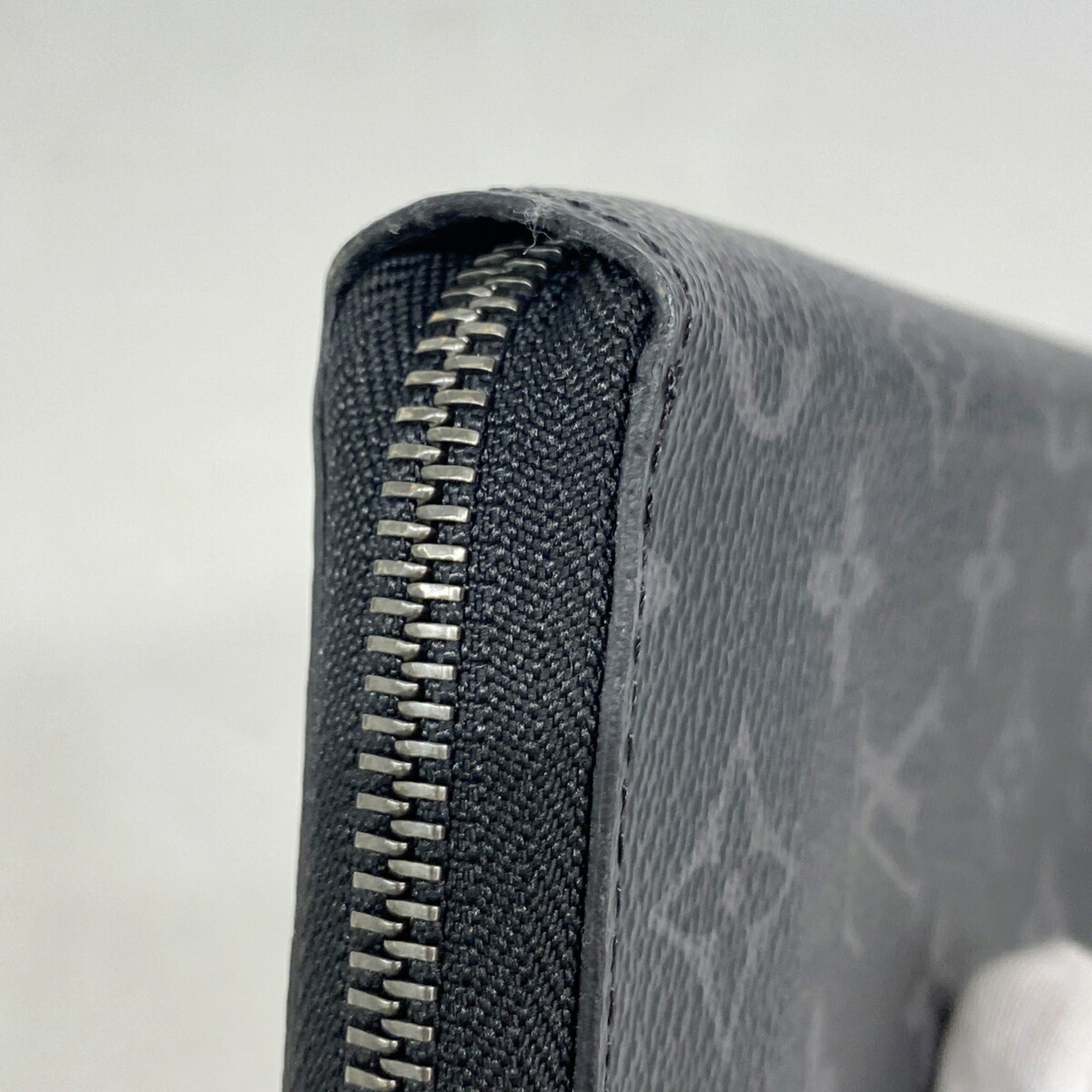 Louis Vuitton Black Long Wallet (Bi-Fold) (Pre-Owned)