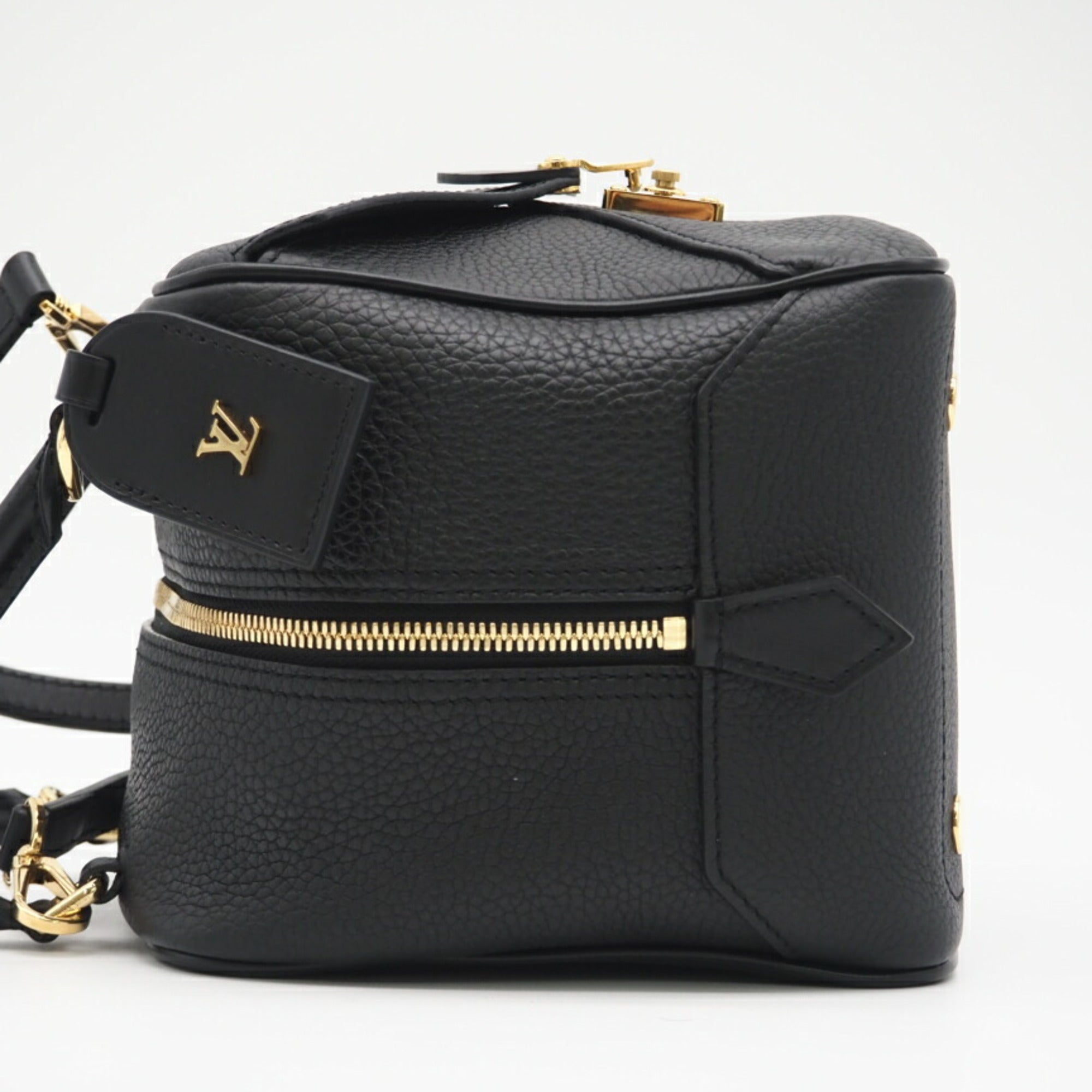 Louis Vuitton Black Leather Handbag (Pre-Owned)