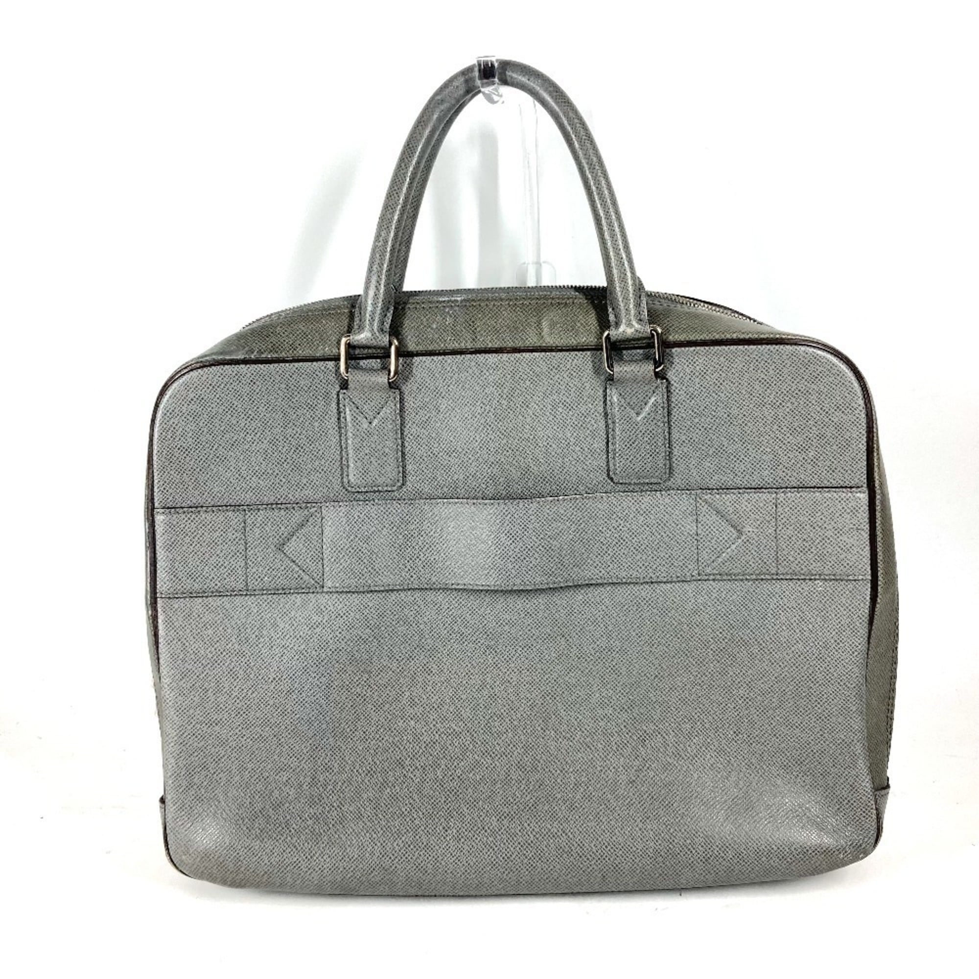 Louis Vuitton Glacier Gray Taiga Leather Handbag Tote Bag (Pre-Owned)