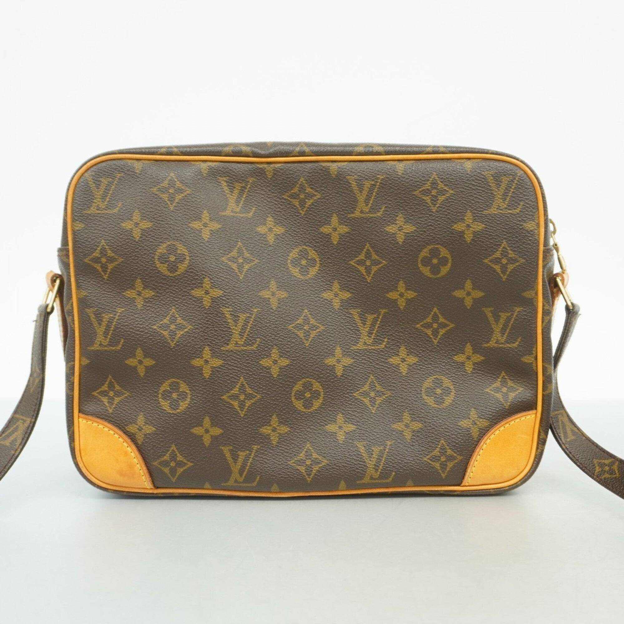 Louis Vuitton Brown Shoulder Bag (Pre-Owned)