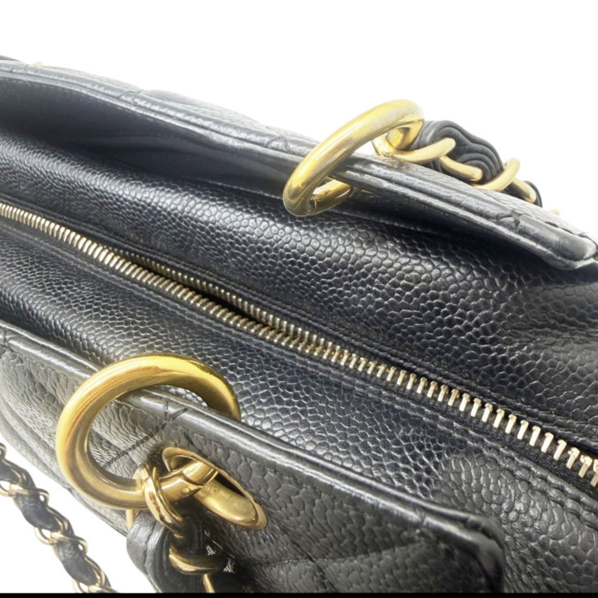 Chanel Black Grained Calfskin Shoulder Bag (Pre-Owned)