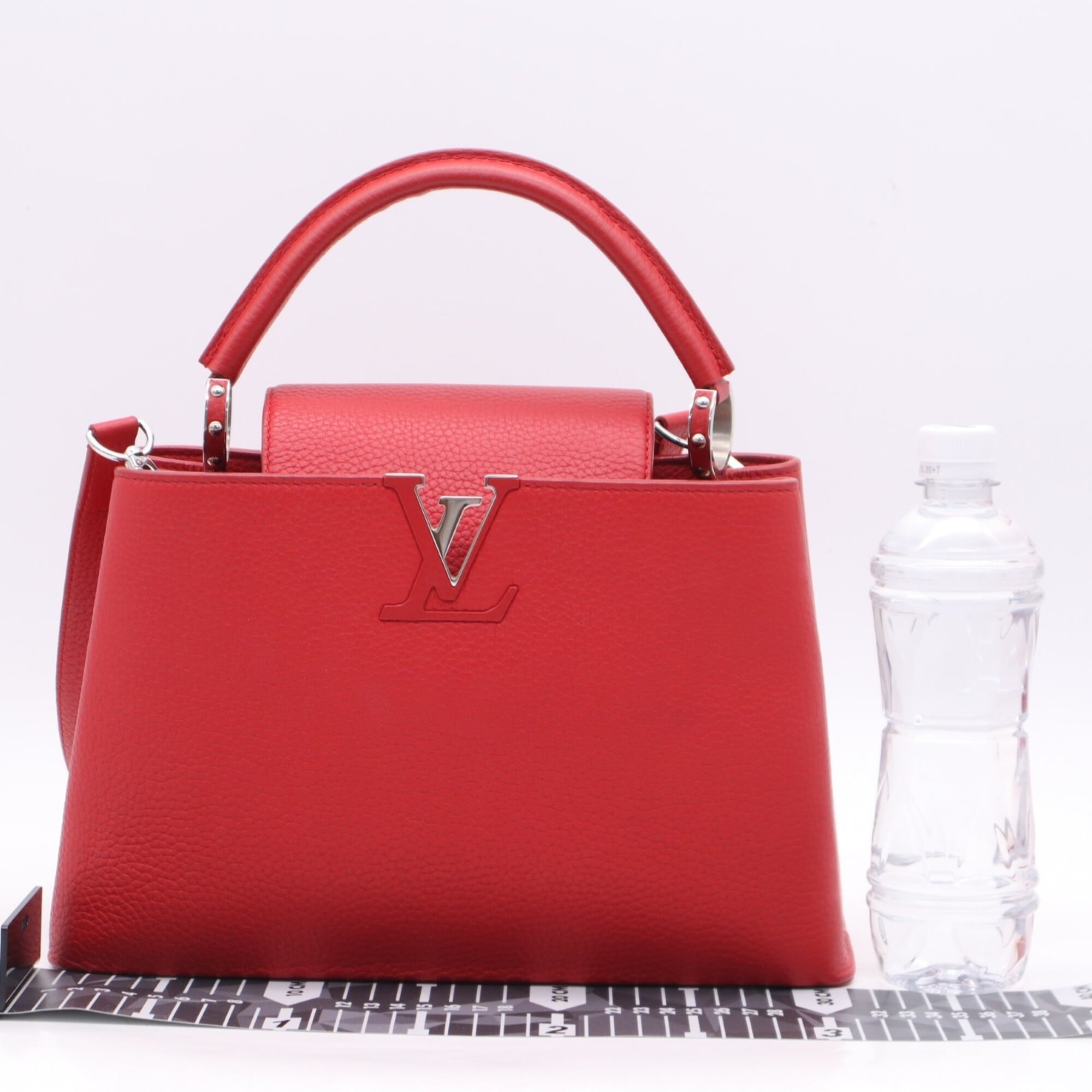 Louis Vuitton Red Color Leather Handbag Shoulder Bag (Pre-Owned)