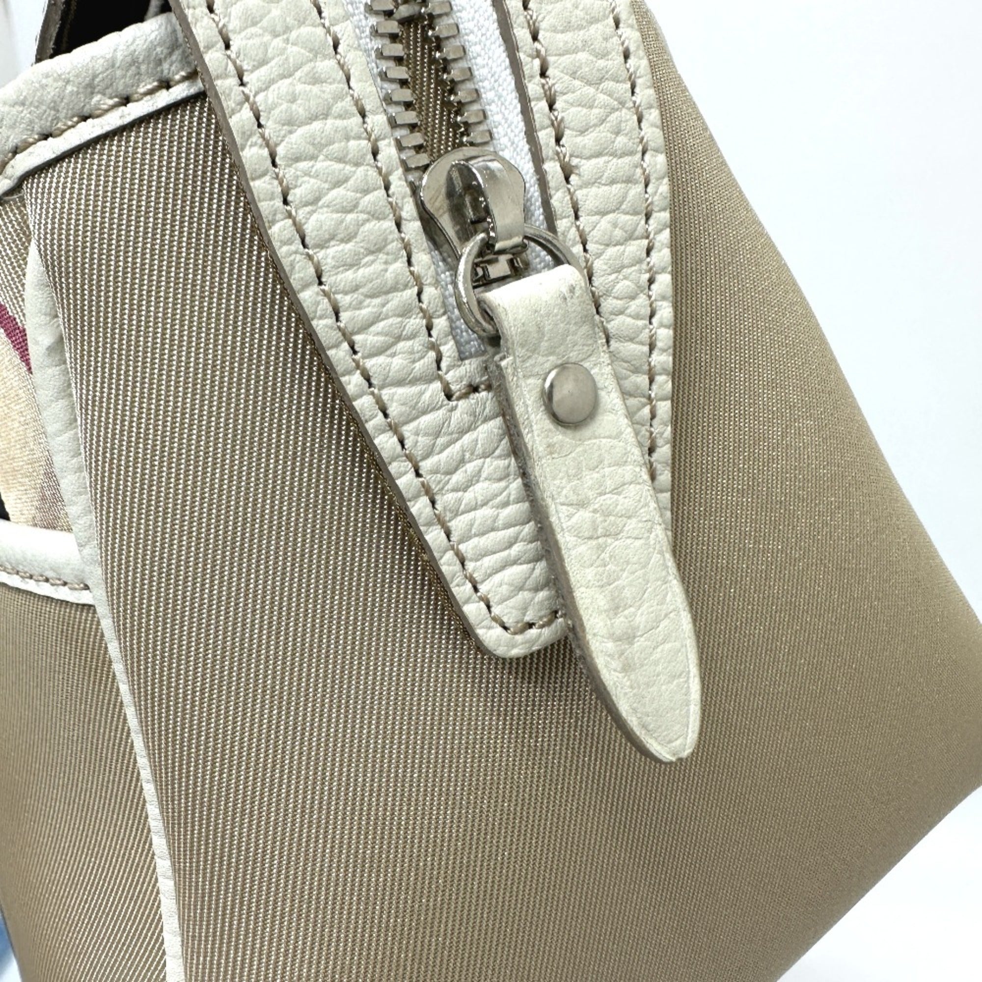 Burberry Beige Cloth Handbag (Pre-Owned)