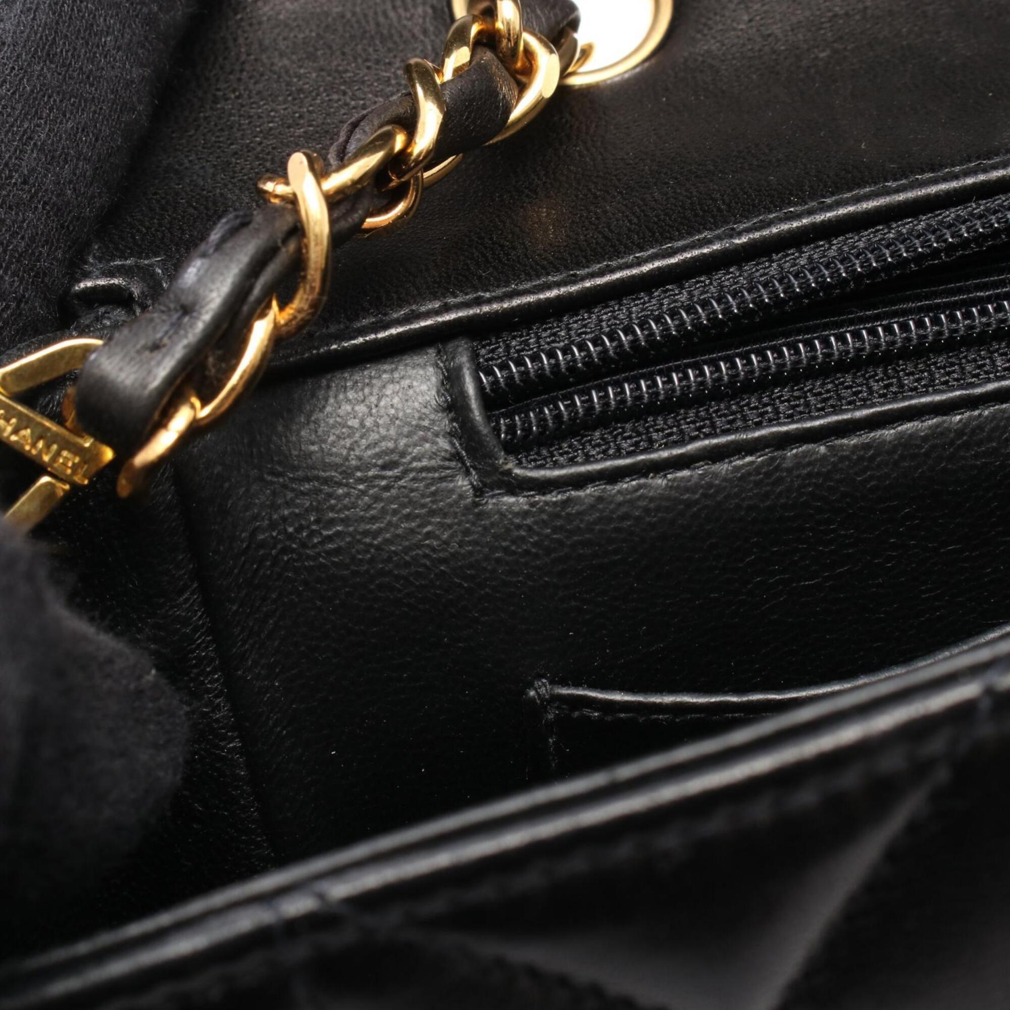 Chanel Black Leather Handbag Shoulder Bag (Pre-Owned)
