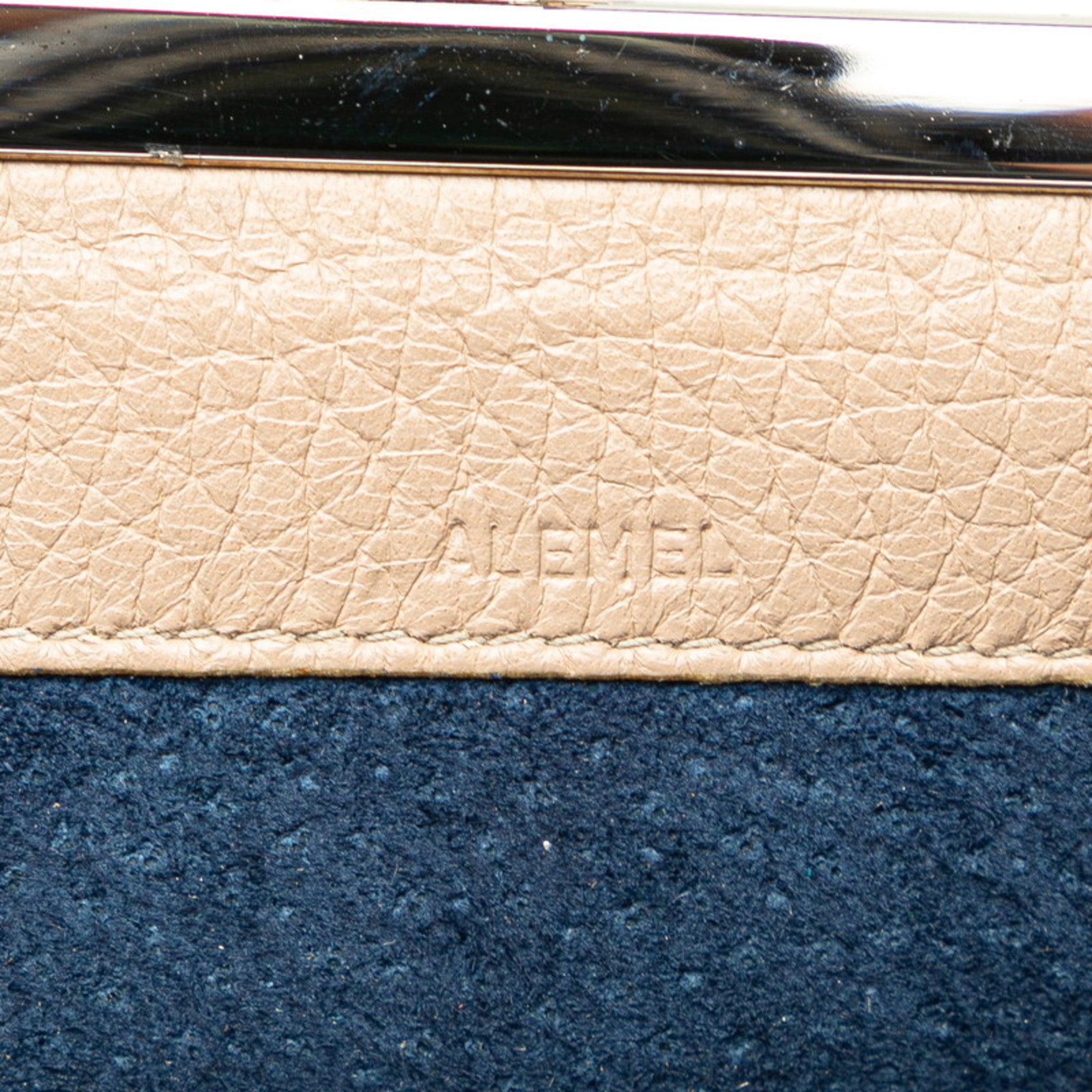 Bvlgari Beige Grayish Leather Chain/Shoulder Wallet (Pre-Owned)