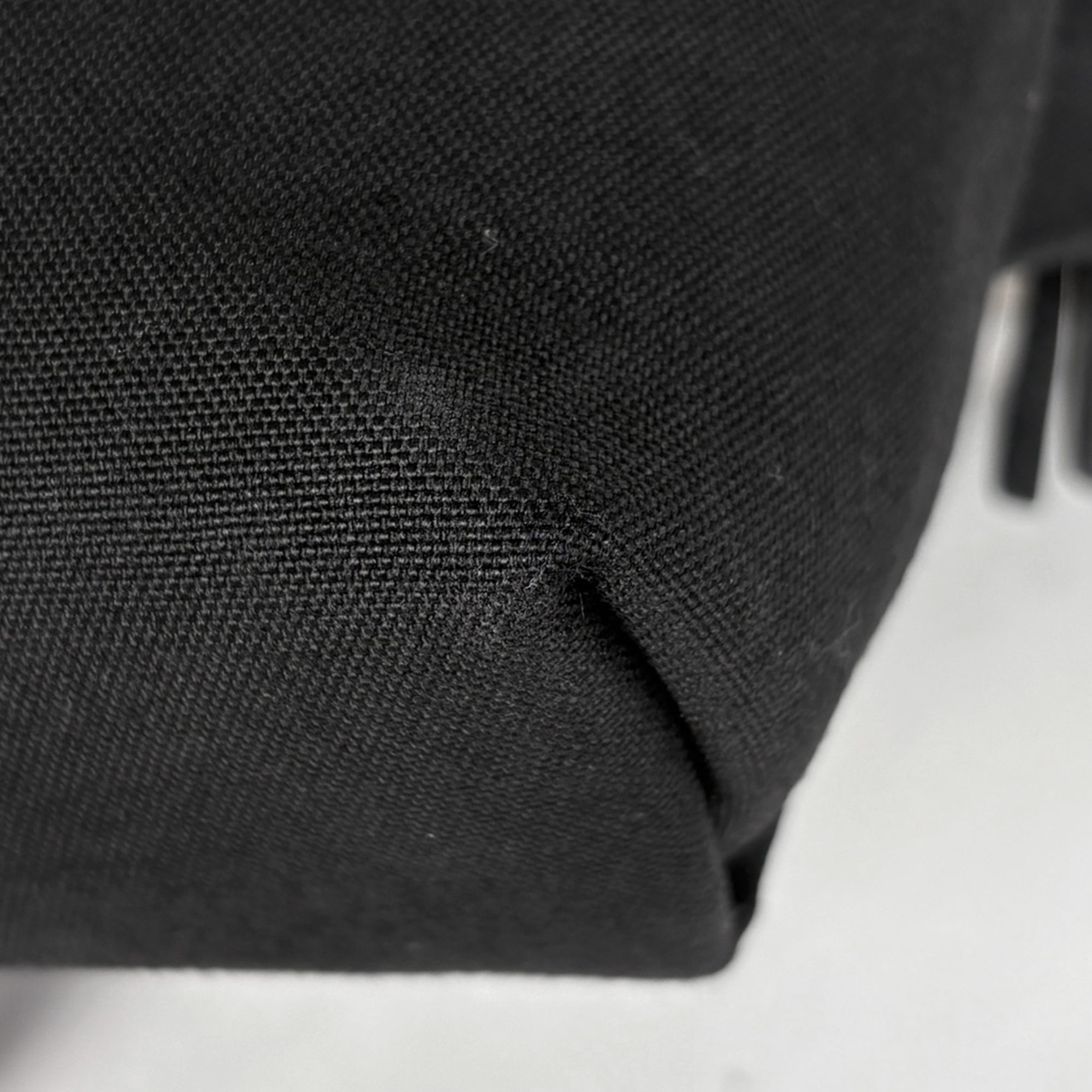 Yves Saint Laurent Black Canvas Leather Sling Bag (Pre-Owned)