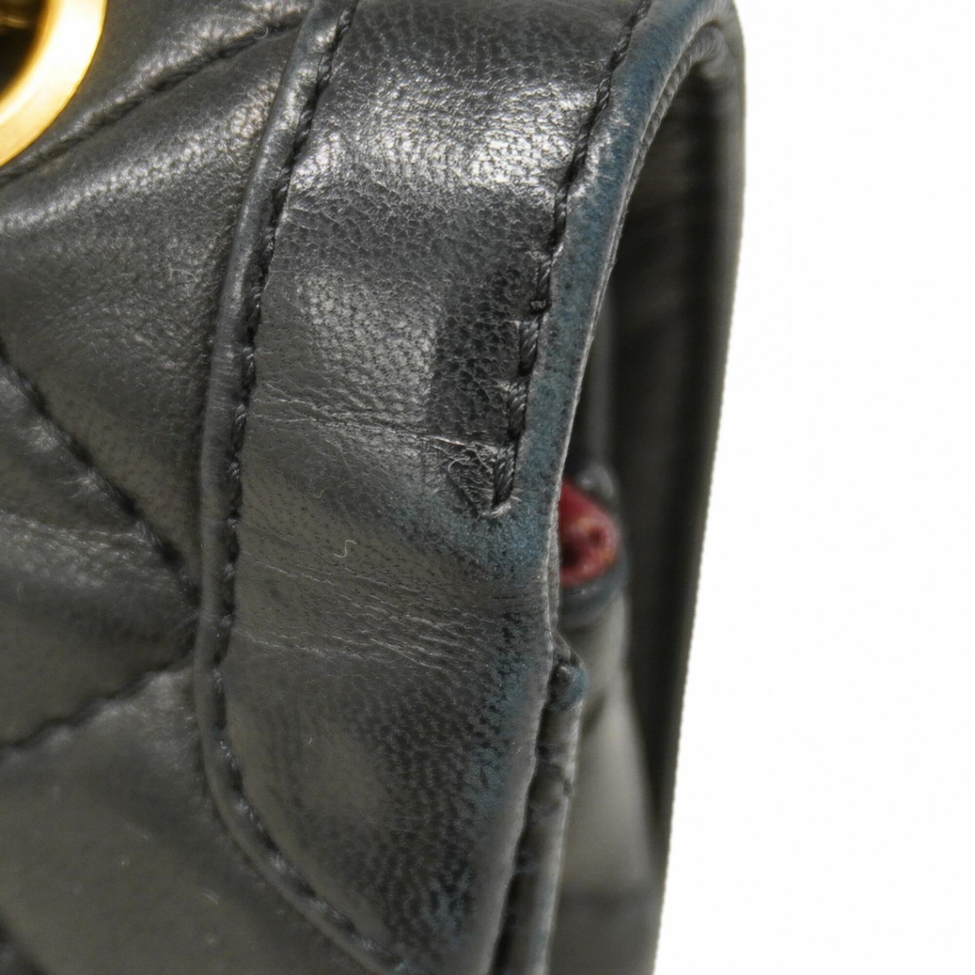 Chanel Black Leather Shoulder Bag (Pre-Owned)