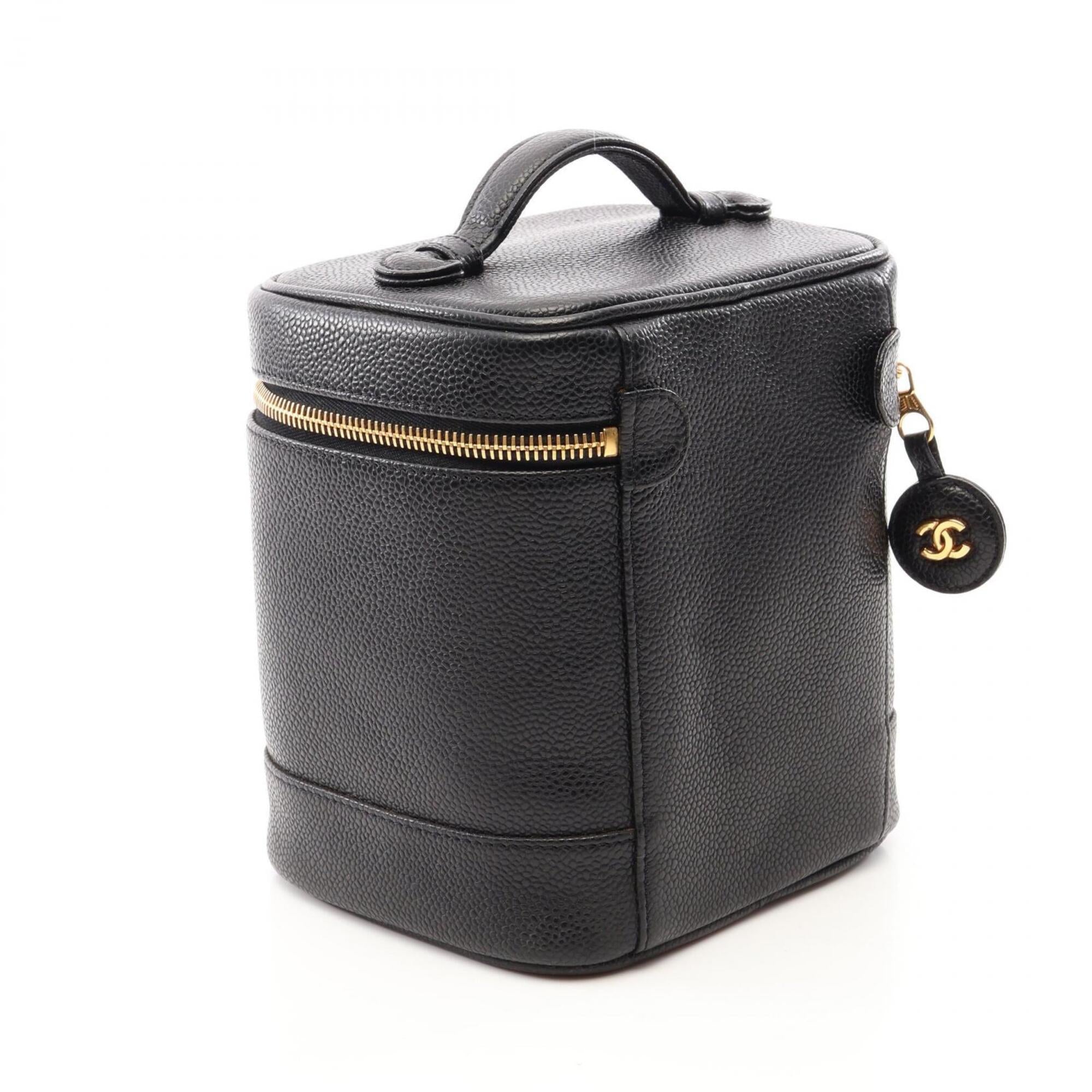 Chanel Black Grained Calfskin Handbag (Pre-Owned)