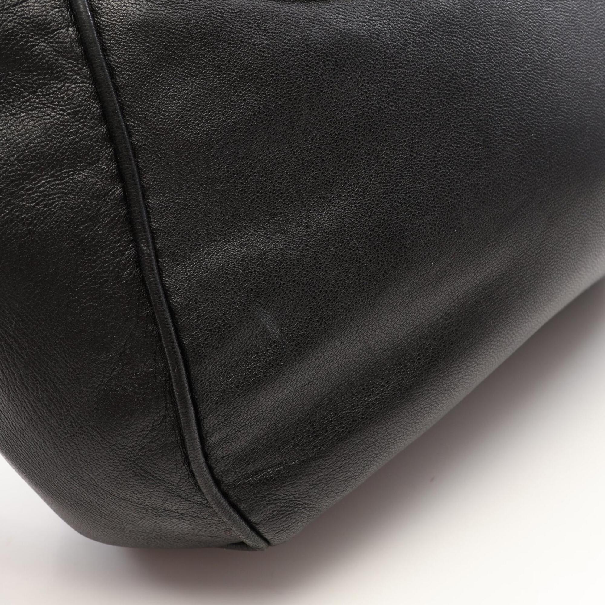 Loewe Black Leather Shoulder Bag (Pre-Owned)