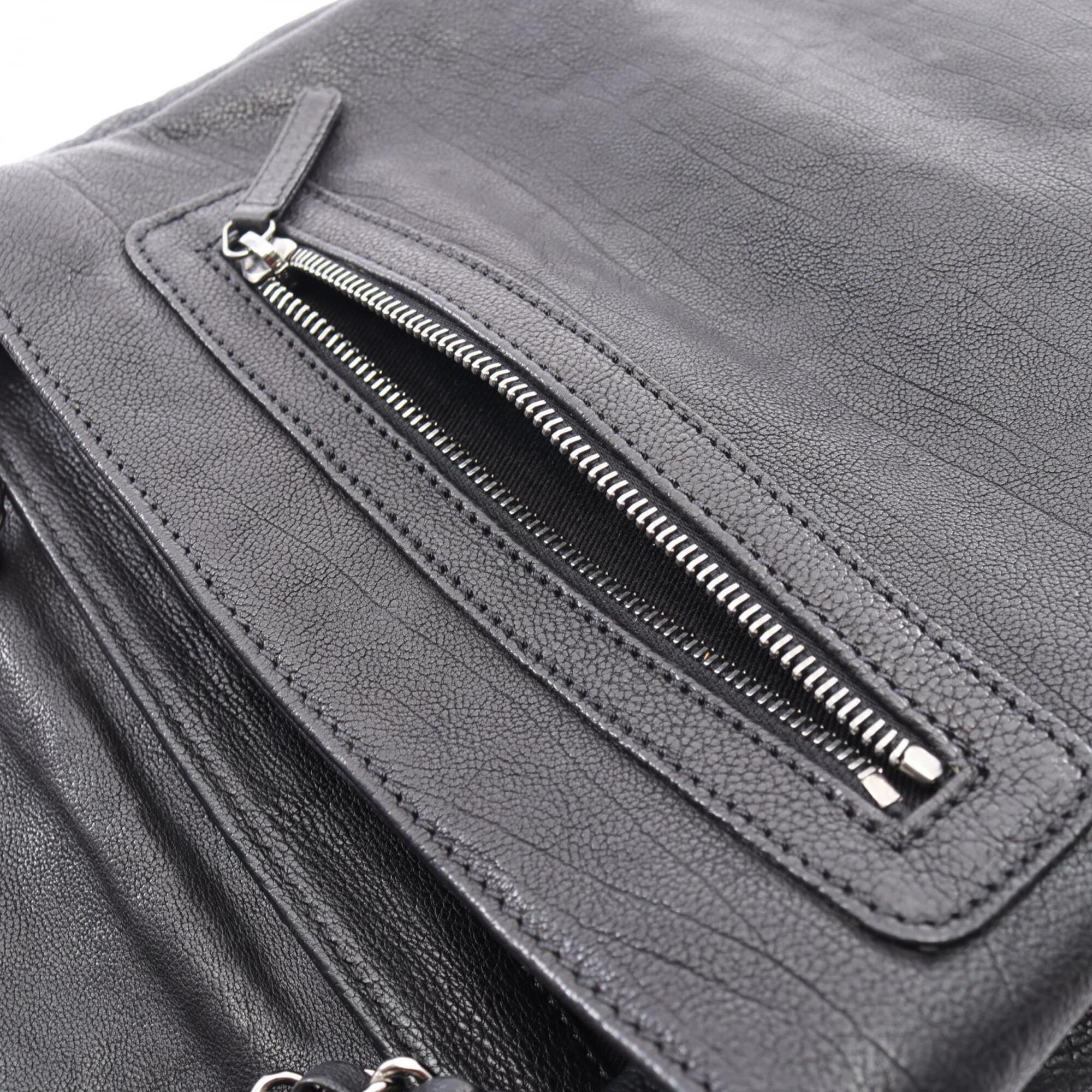 Chanel Black Leather Shoulder Bag (Pre-Owned)