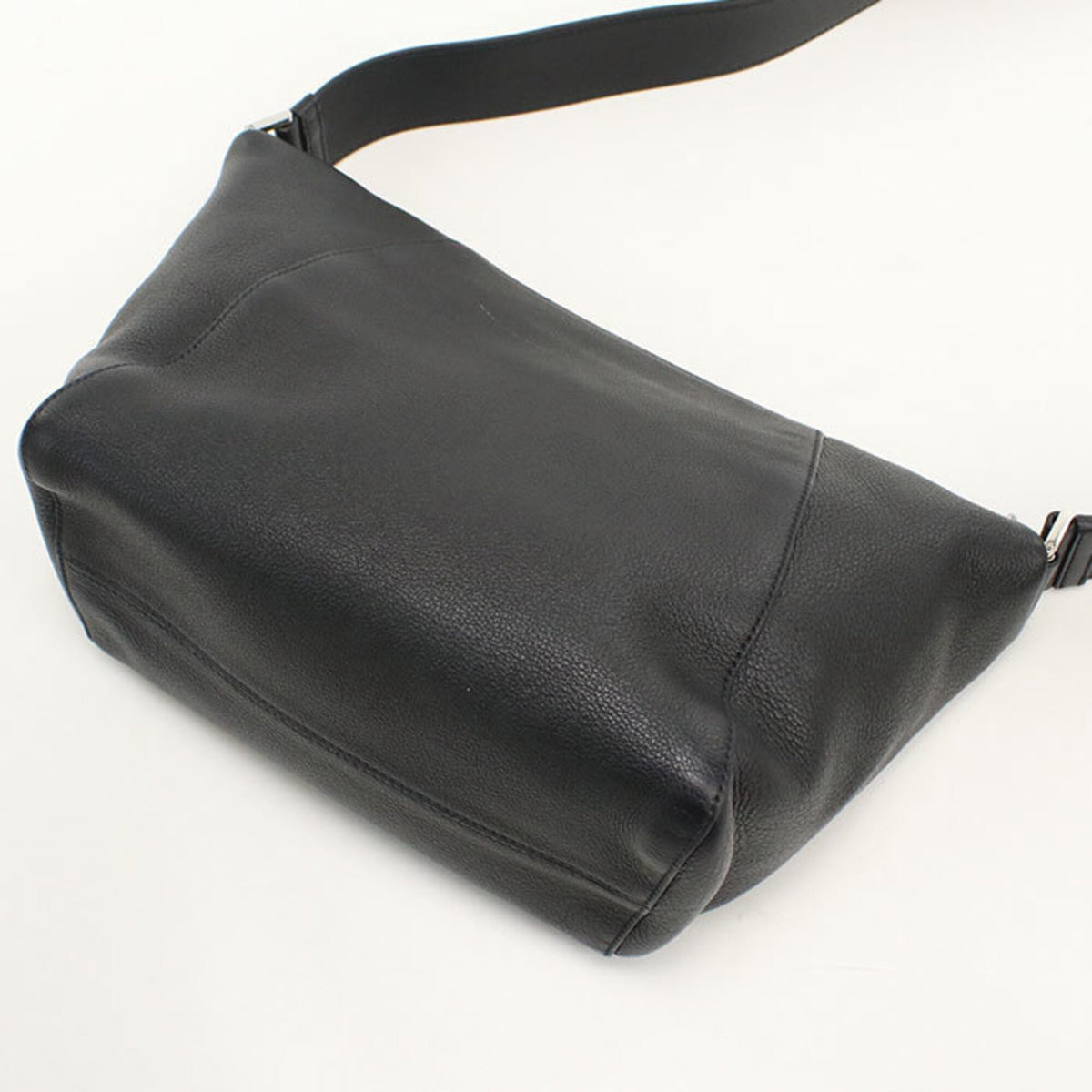 Prada Black Leather Shoulder Bag (Pre-Owned)