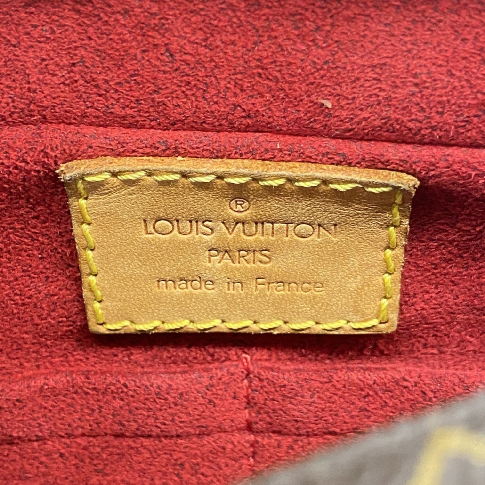 Louis Vuitton Brown Shoulder Bag (Pre-Owned)