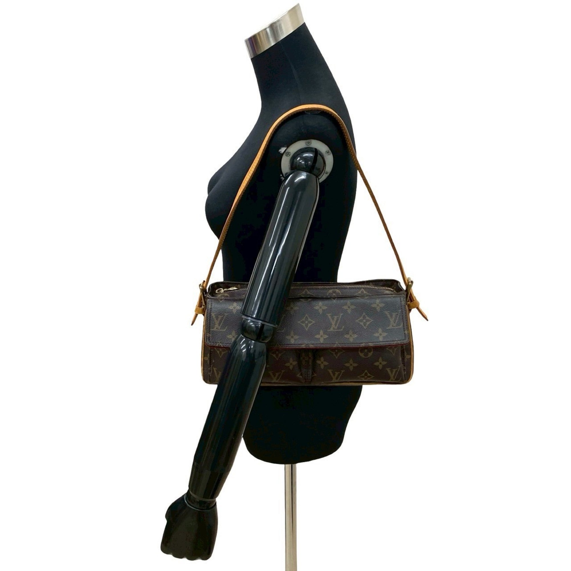 Louis Vuitton Brown Leather Shoulder Bag (Pre-Owned)