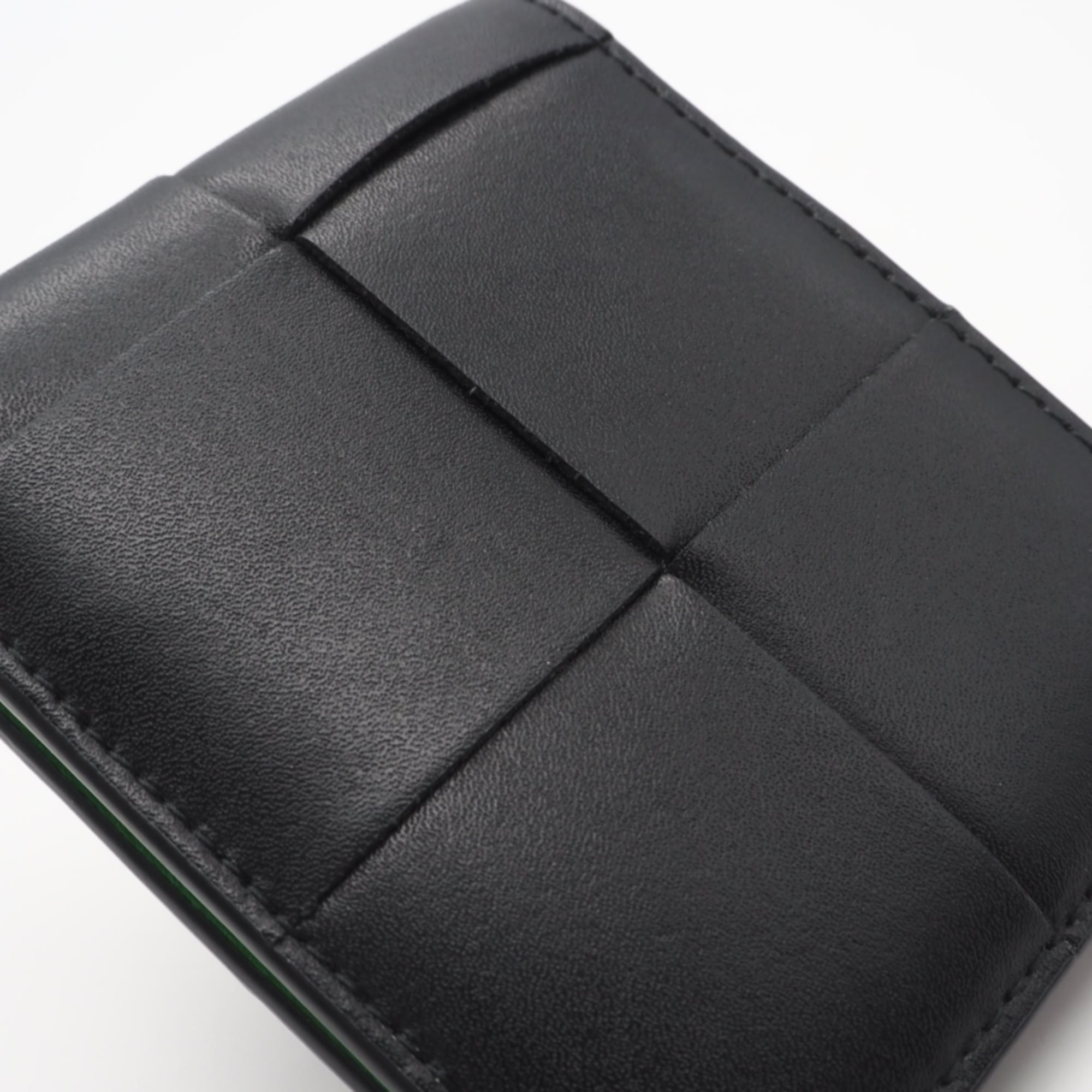 Bottega Veneta Black Green Leather Wallet (Bi-Fold) (Pre-Owned)
