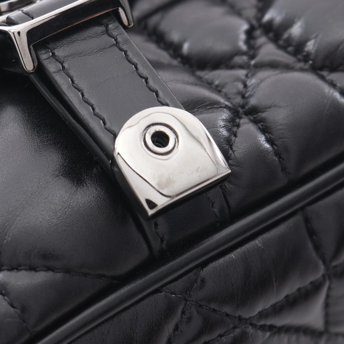 Christian Dior Black Leather Shoulder Bag (Pre-Owned)