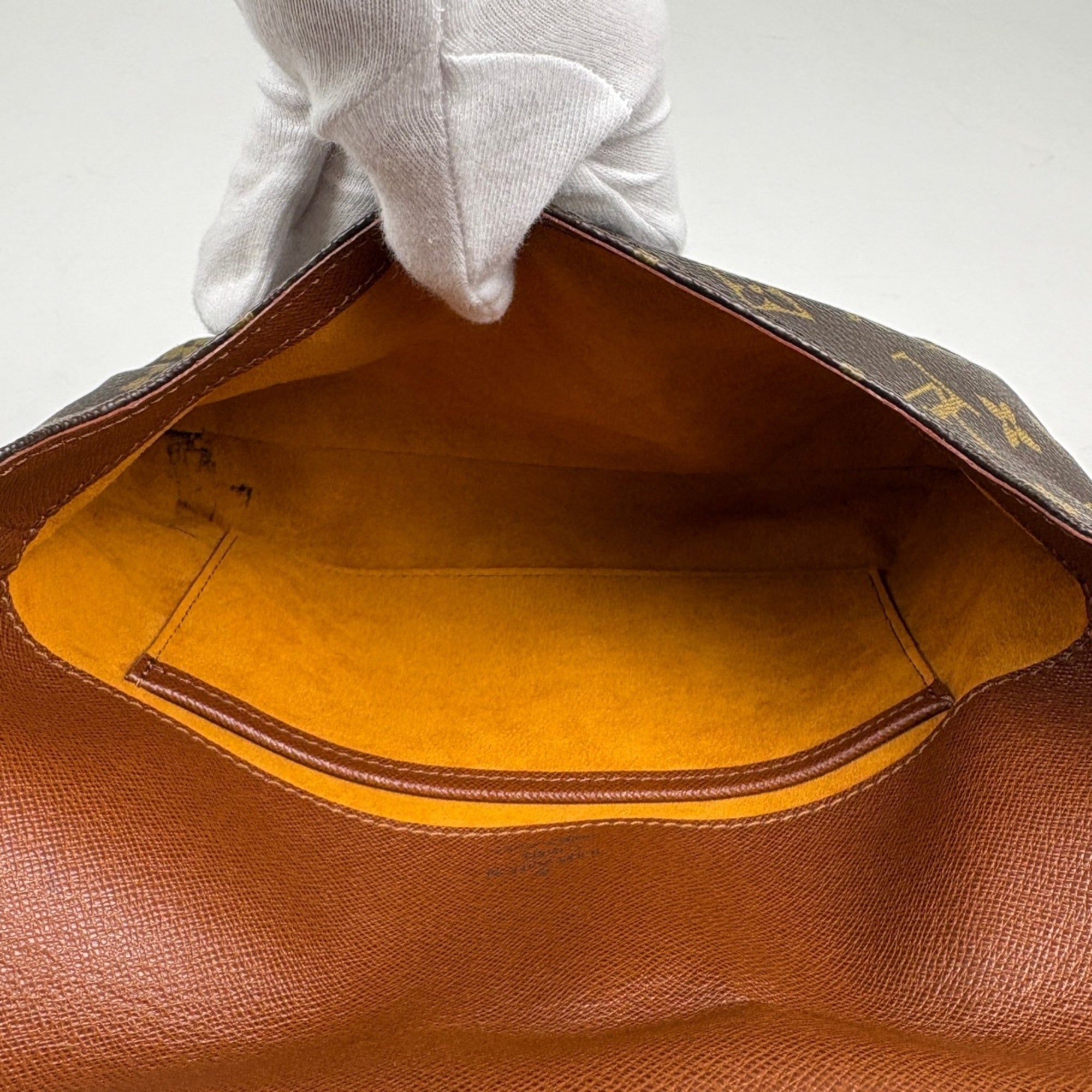 Louis Vuitton Brown Monogram Monogram Shoulder Bag (Pre-Owned)