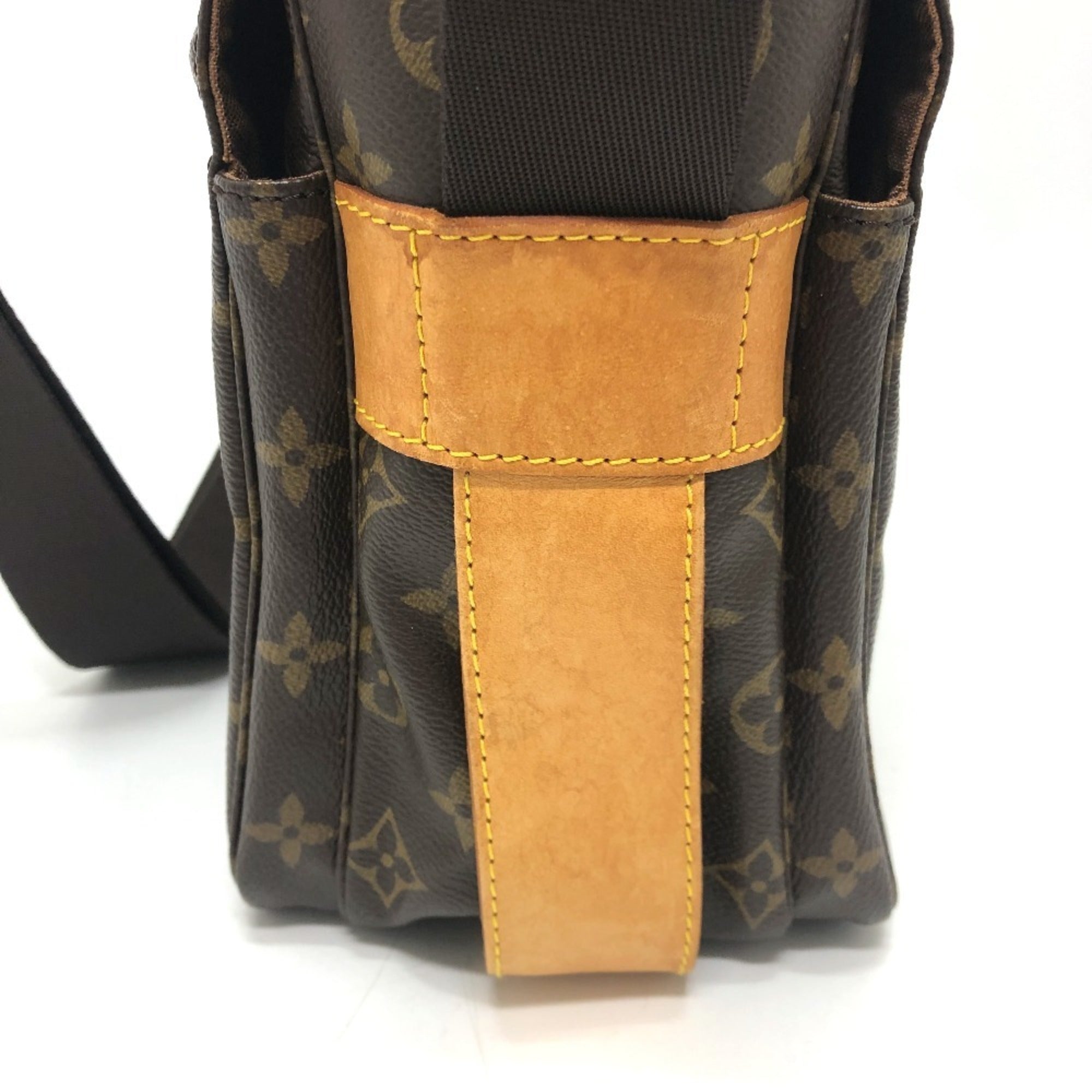 Louis Vuitton Brown Monogram Canvas Messenger Bag Shoulder Bag (Pre-Owned)